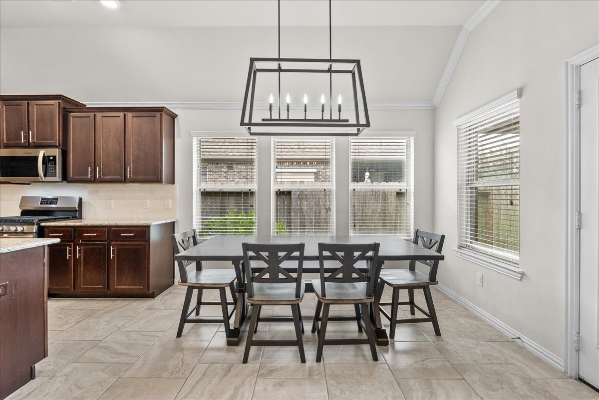 328 Woodway Drive Property Photo 14