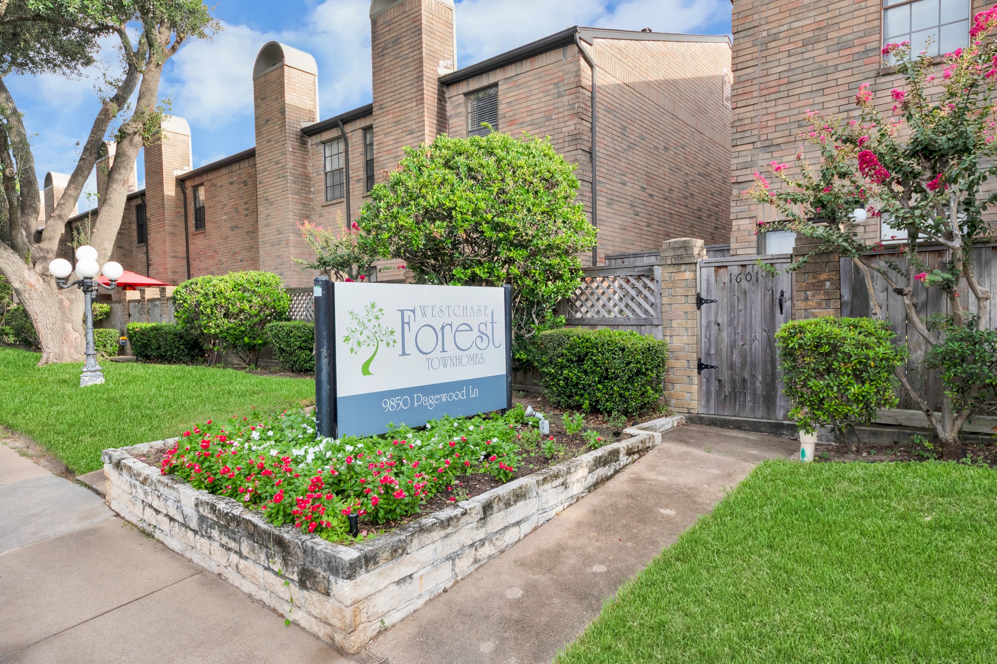 9850 Pagewood Lane 1304 Property Photo 1