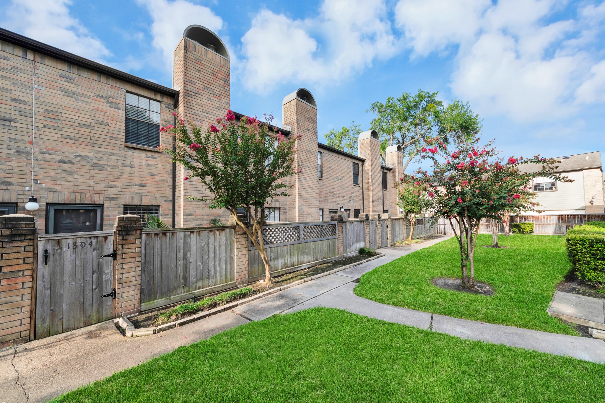 9850 Pagewood Lane 1304 Property Photo 2