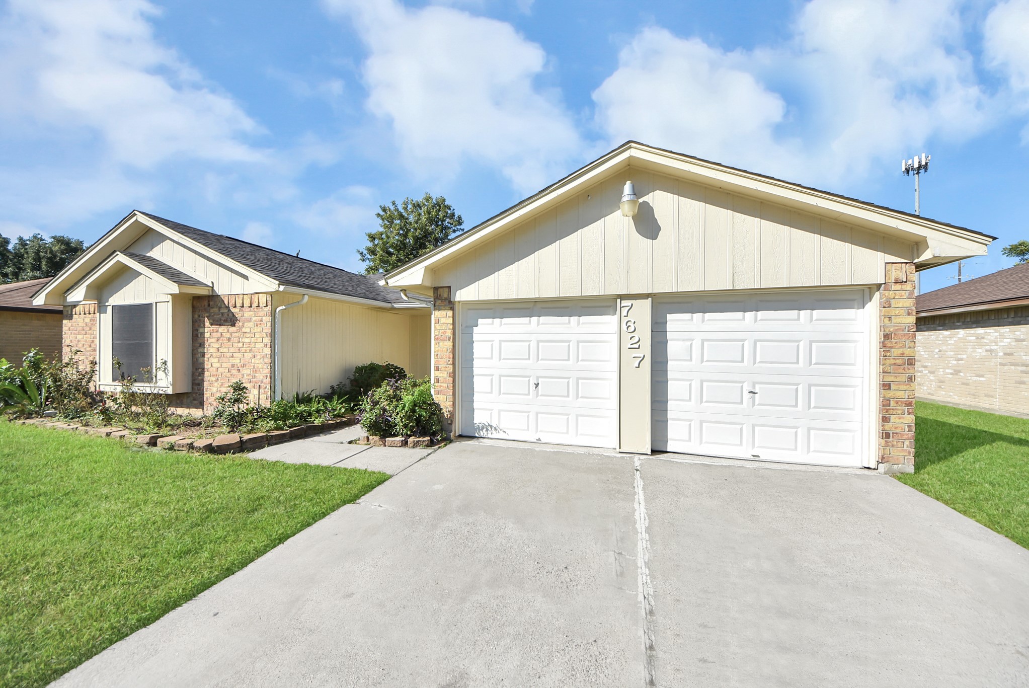 7627 Shoshone Drive Property Photo 2