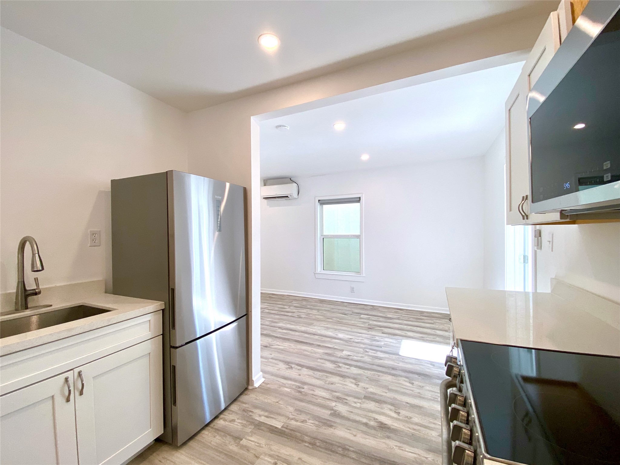 2025 1/2 Brun Street Property Photo 6