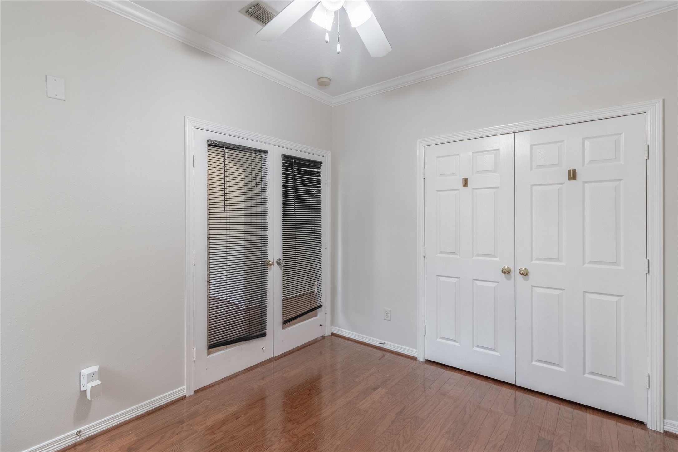 3517 Drew Street Property Photo 4