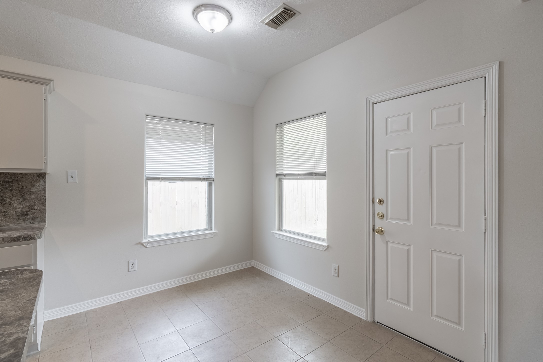 3517 Drew Street Property Photo 10
