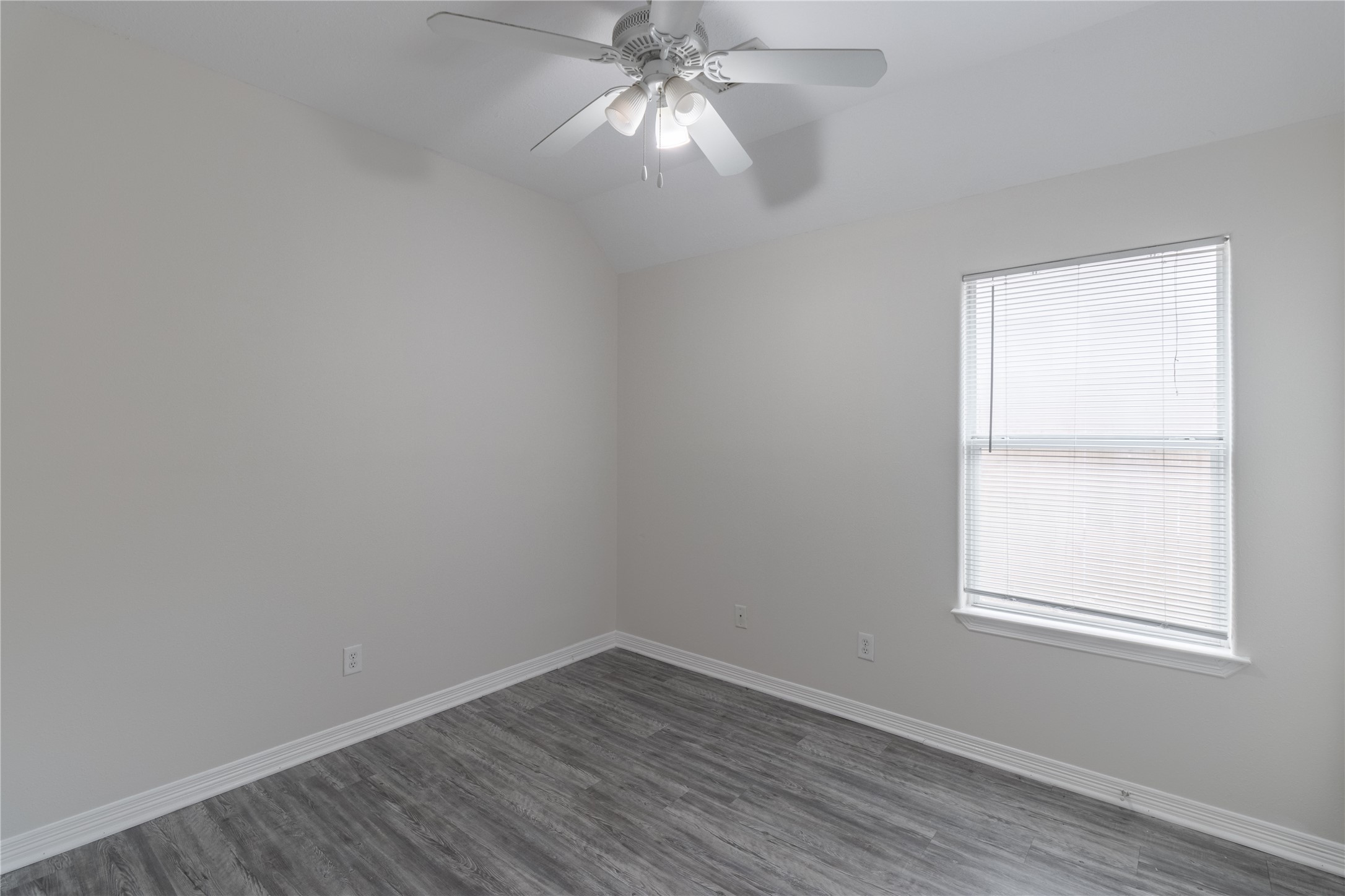 3517 Drew Street Property Photo 16