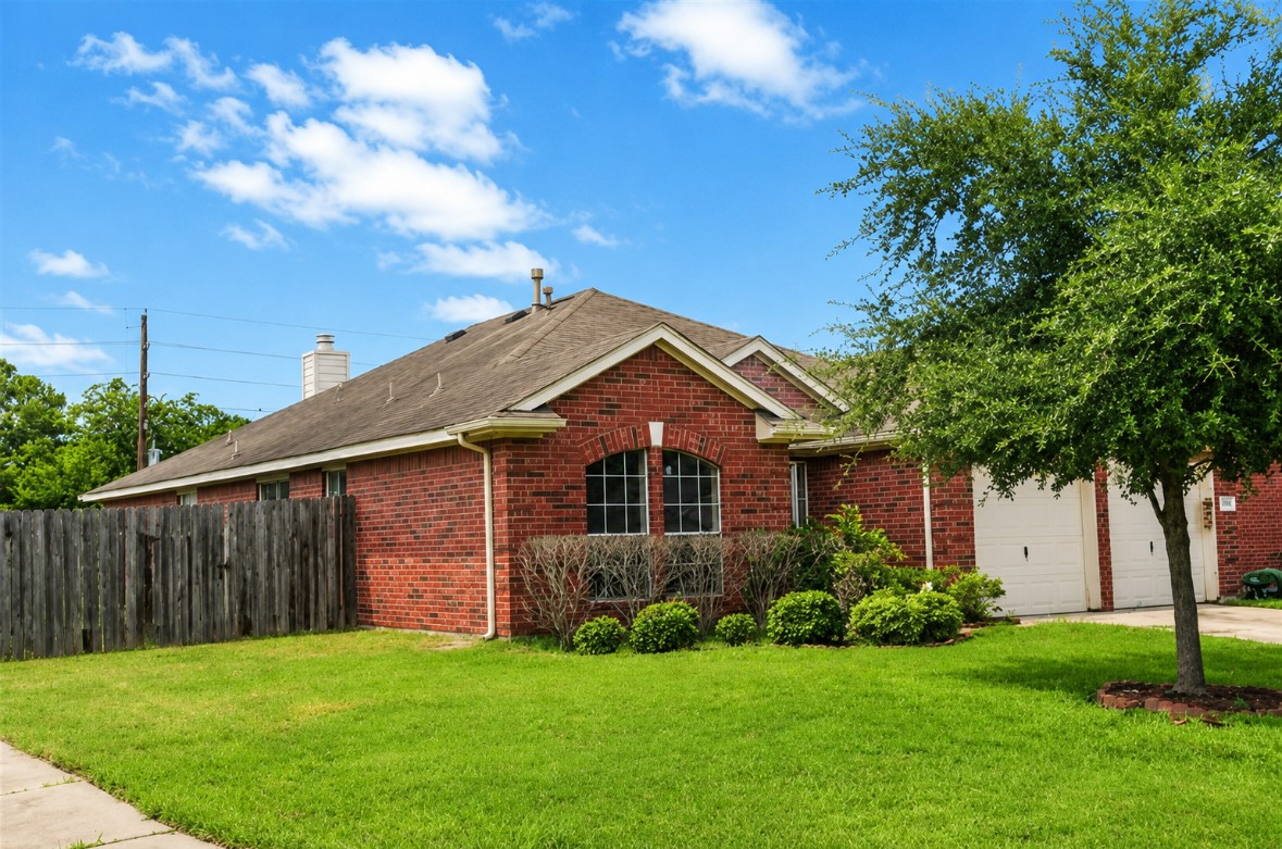 15154 Kingsbridge Way Property Photo 1