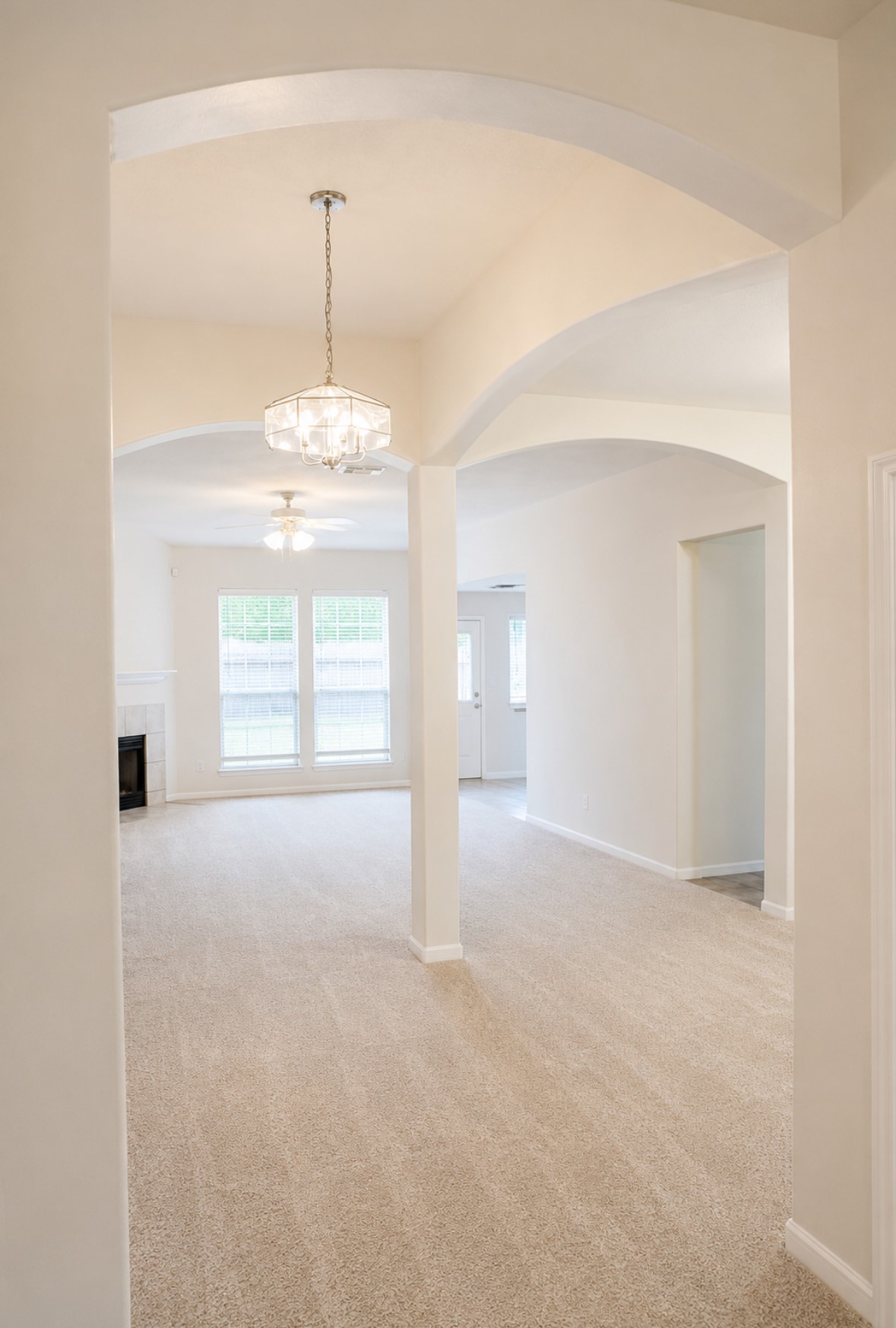 15154 Kingsbridge Way Property Photo 3