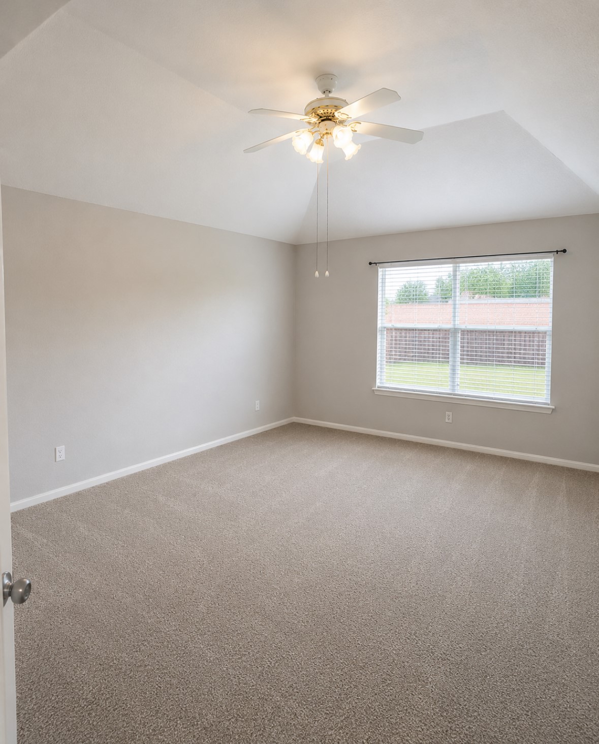 15154 Kingsbridge Way Property Photo 4