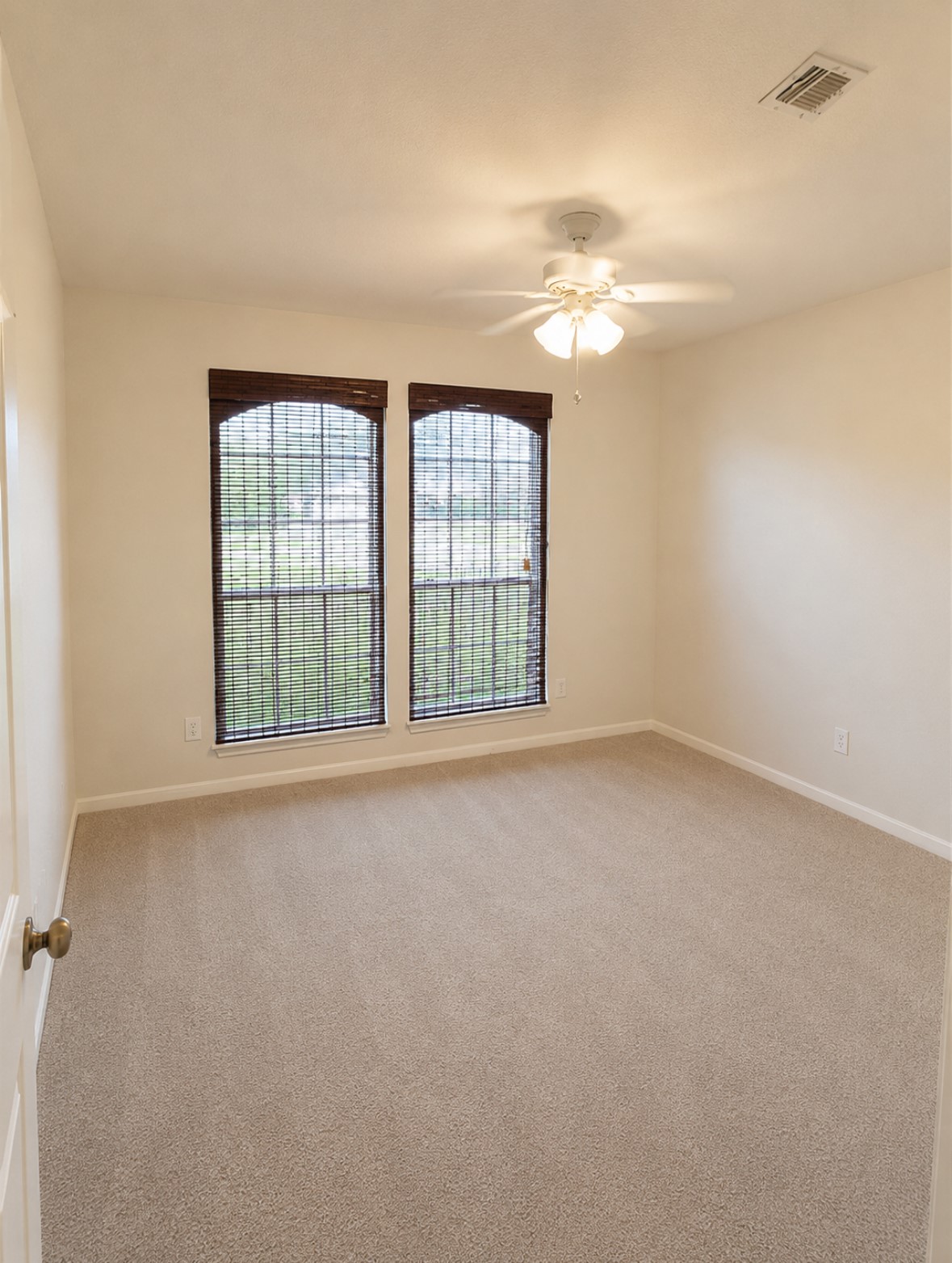15154 Kingsbridge Way Property Photo 6
