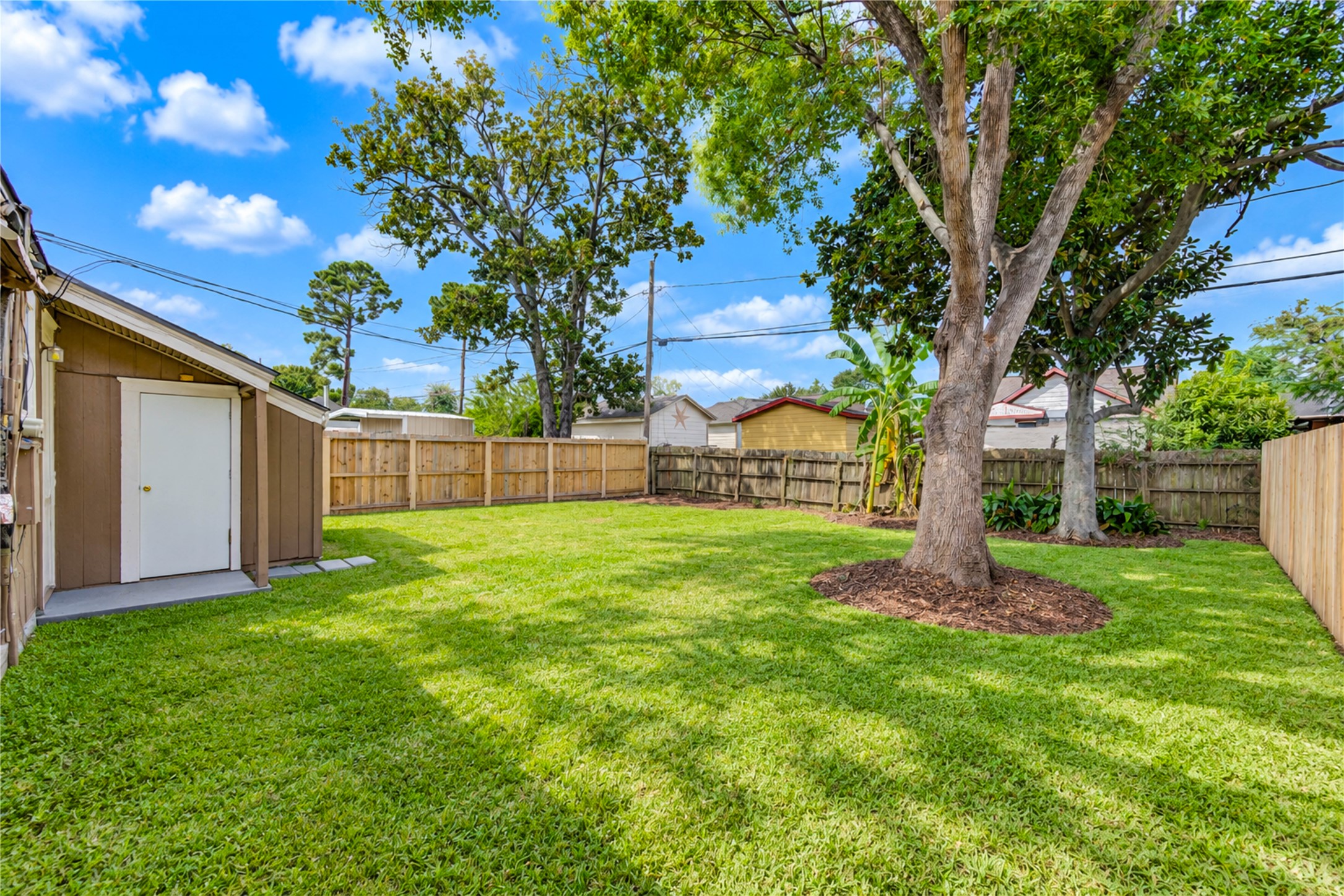7543 Satsuma Street Property Photo 4