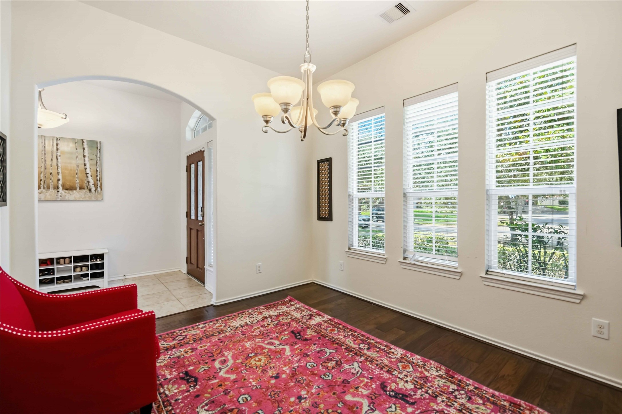 5315 Lilac Grove Lane Property Photo 6