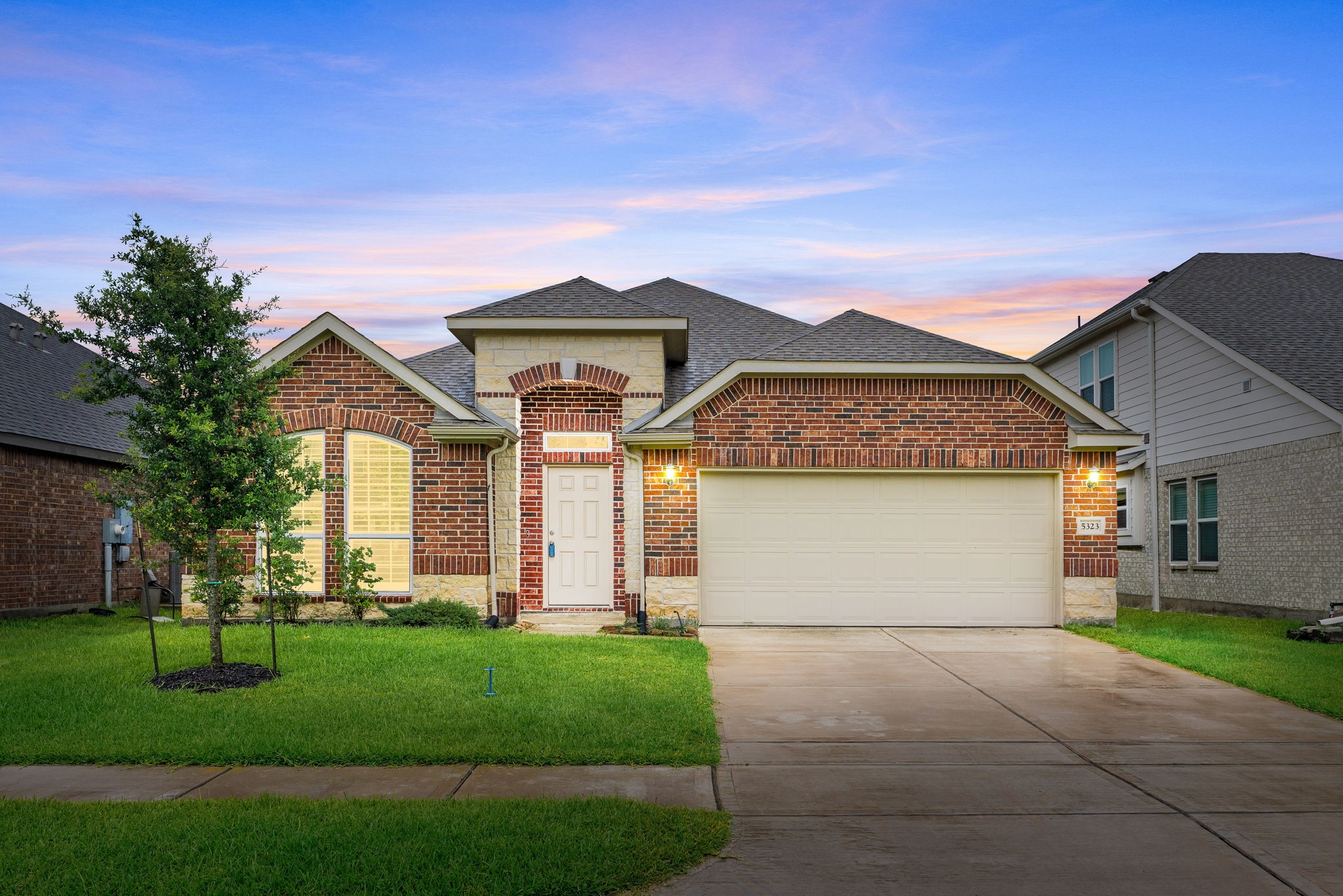 5323 Camerford Court Property Photo 1