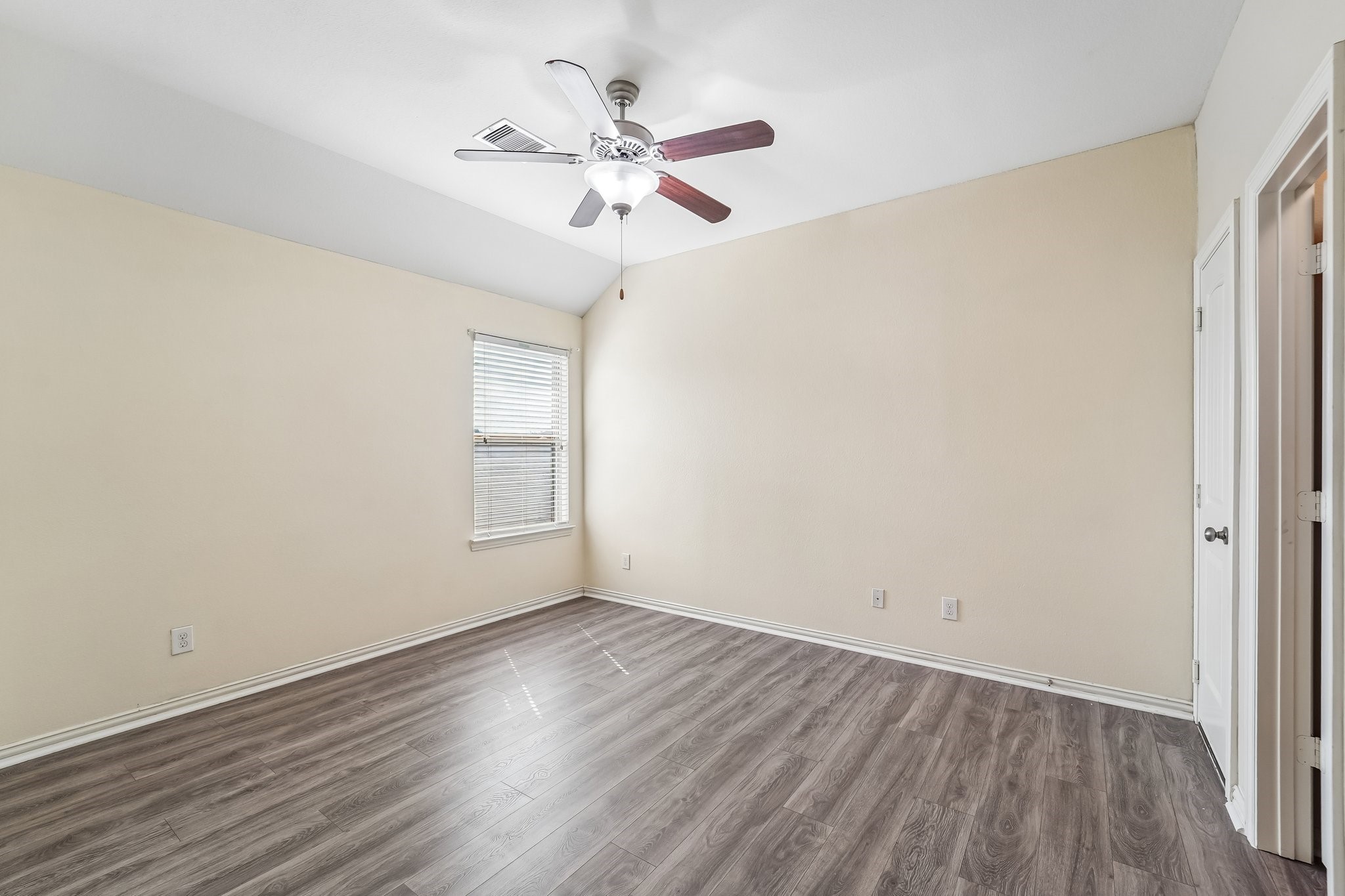 7027 Bristol Memorial Drive Property Photo 33