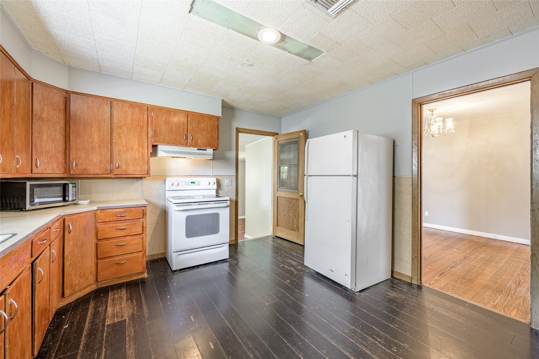 242 W Fannin Property Photo 10