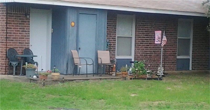 700 W Broad Street Property Photo 1
