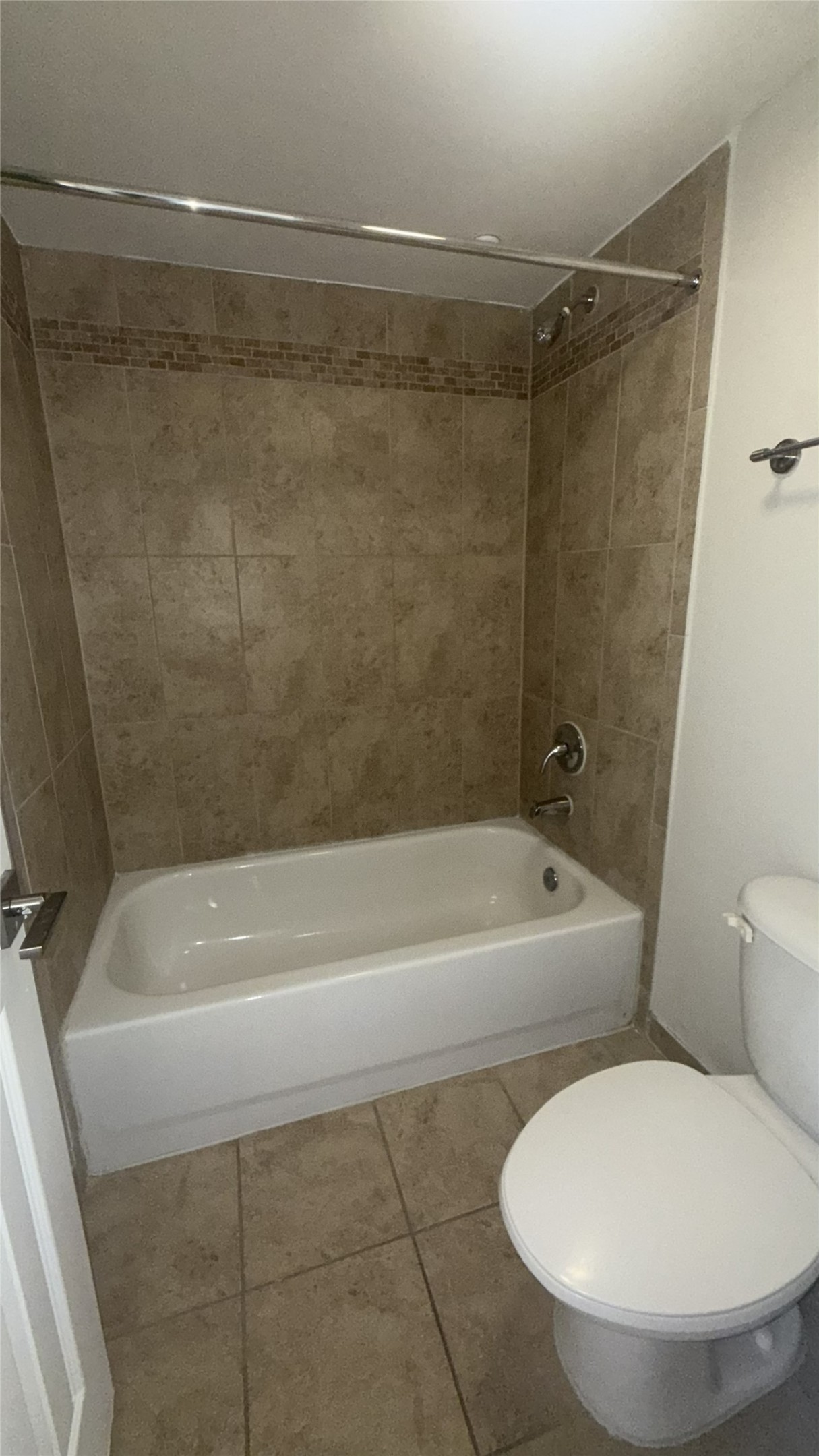 230 W Alabama Street 1002 Property Photo 6