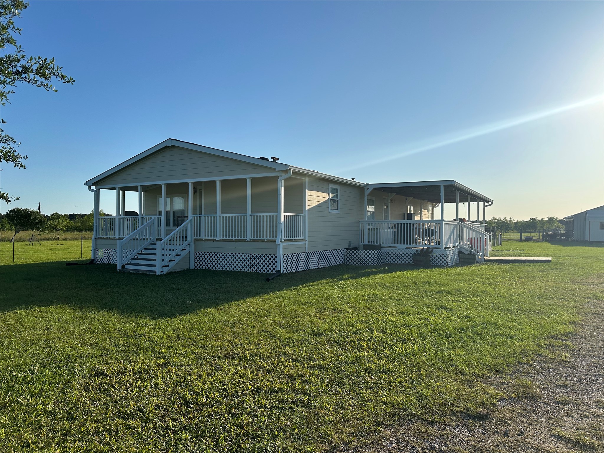 734 County Road 3011 Property Photo 1