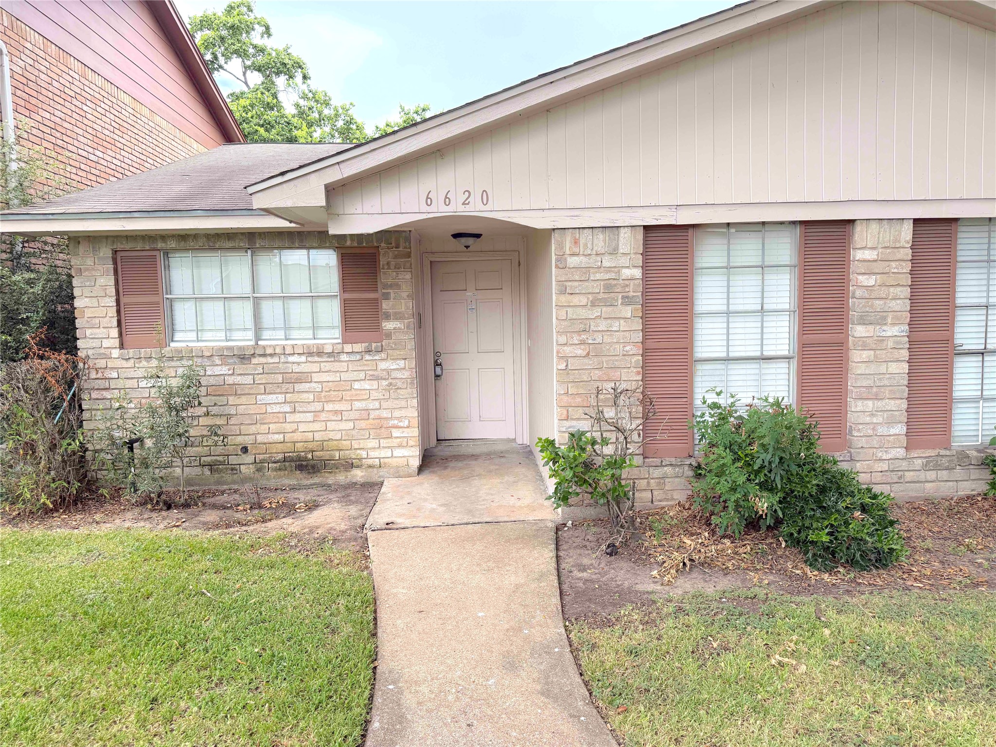 6620 Westwick Drive Property Photo 1