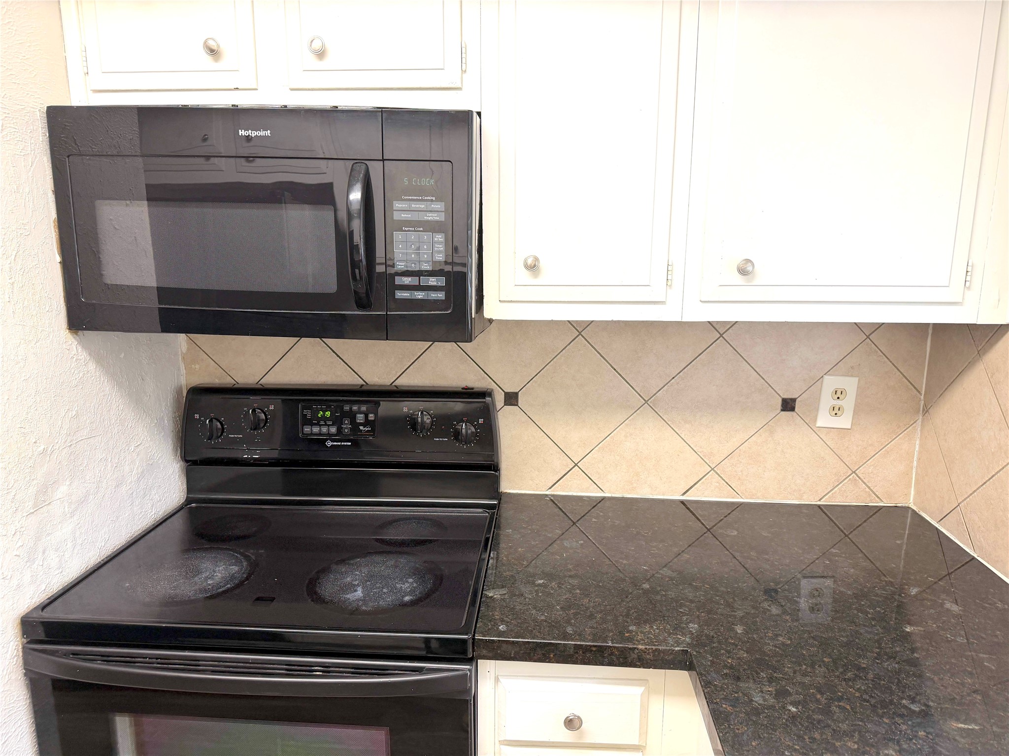 6620 Westwick Drive Property Photo 4