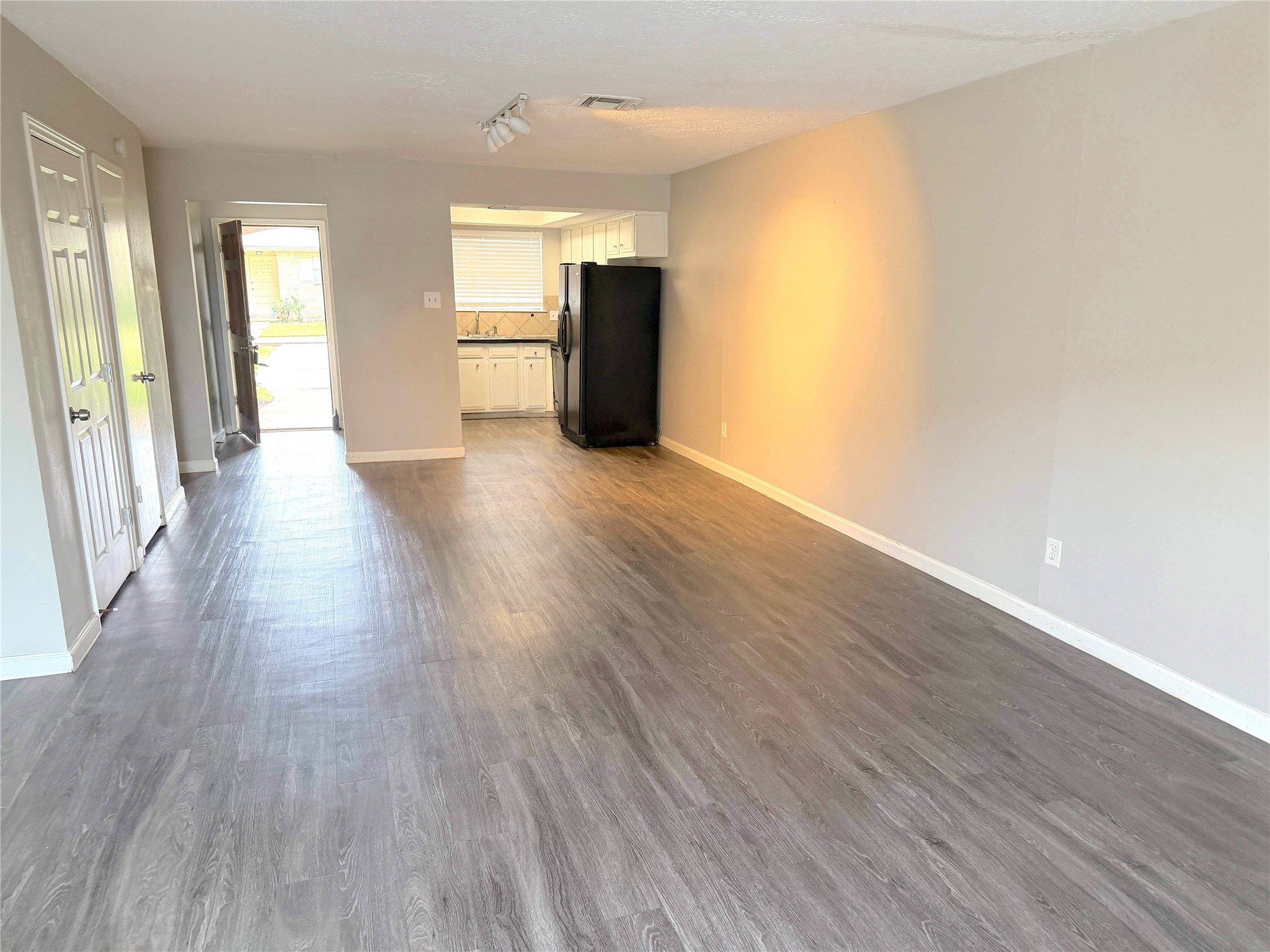 6620 Westwick Drive Property Photo 7