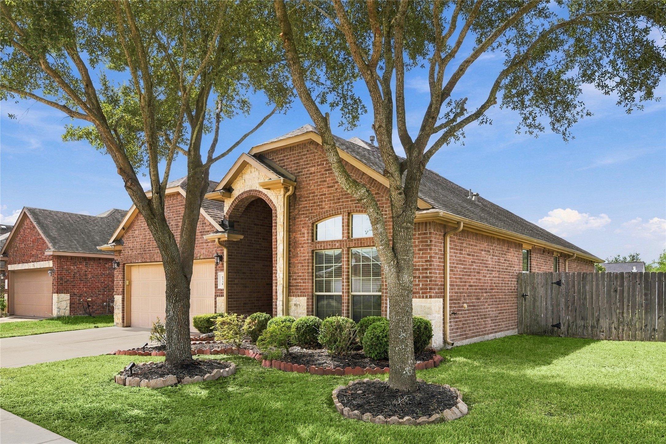 6531 Magellan Manor Drive Property Photo 2