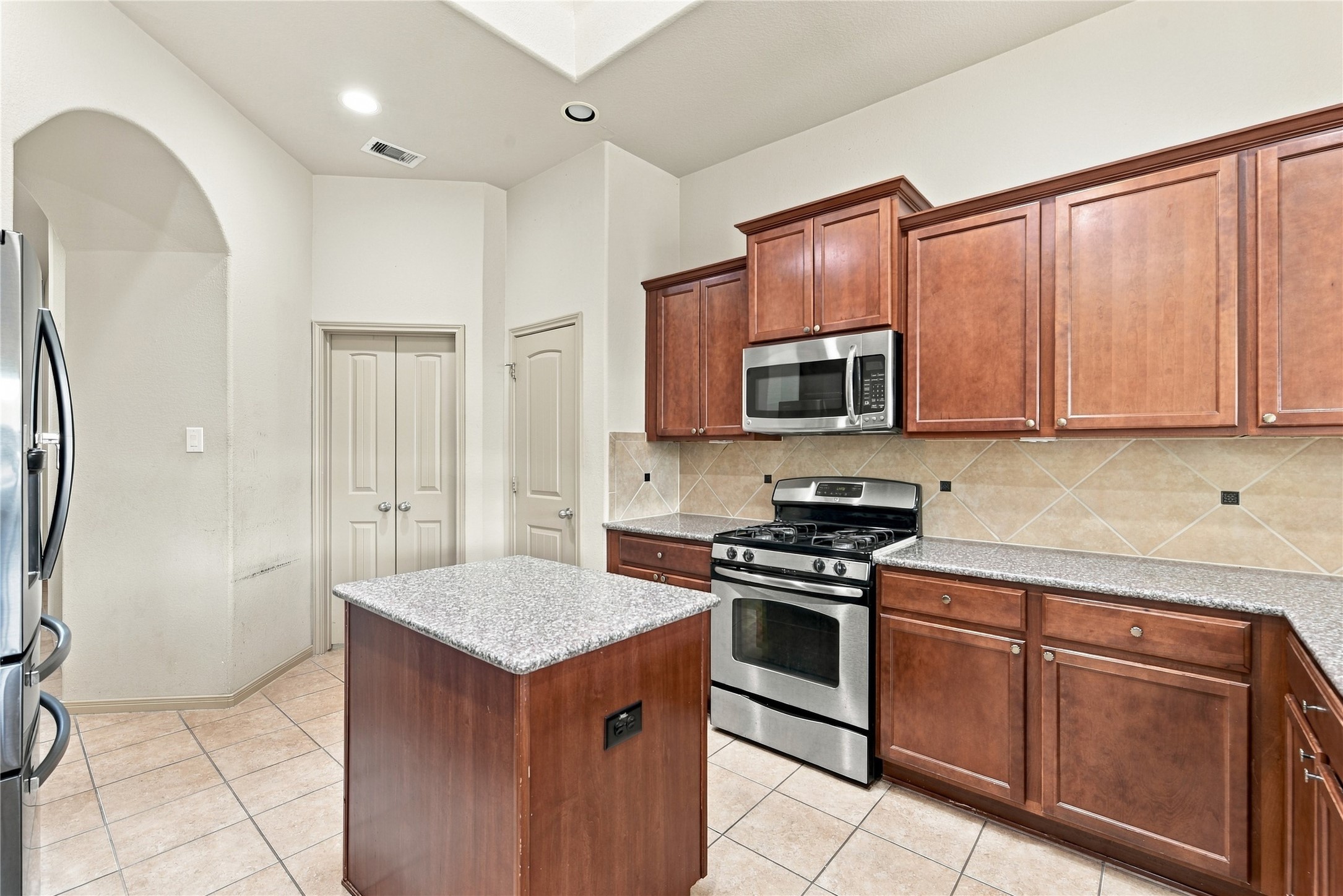 6531 Magellan Manor Drive Property Photo 8