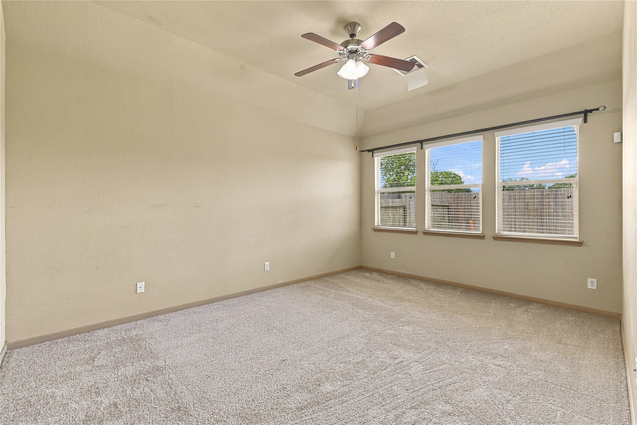 6531 Magellan Manor Drive Property Photo 14
