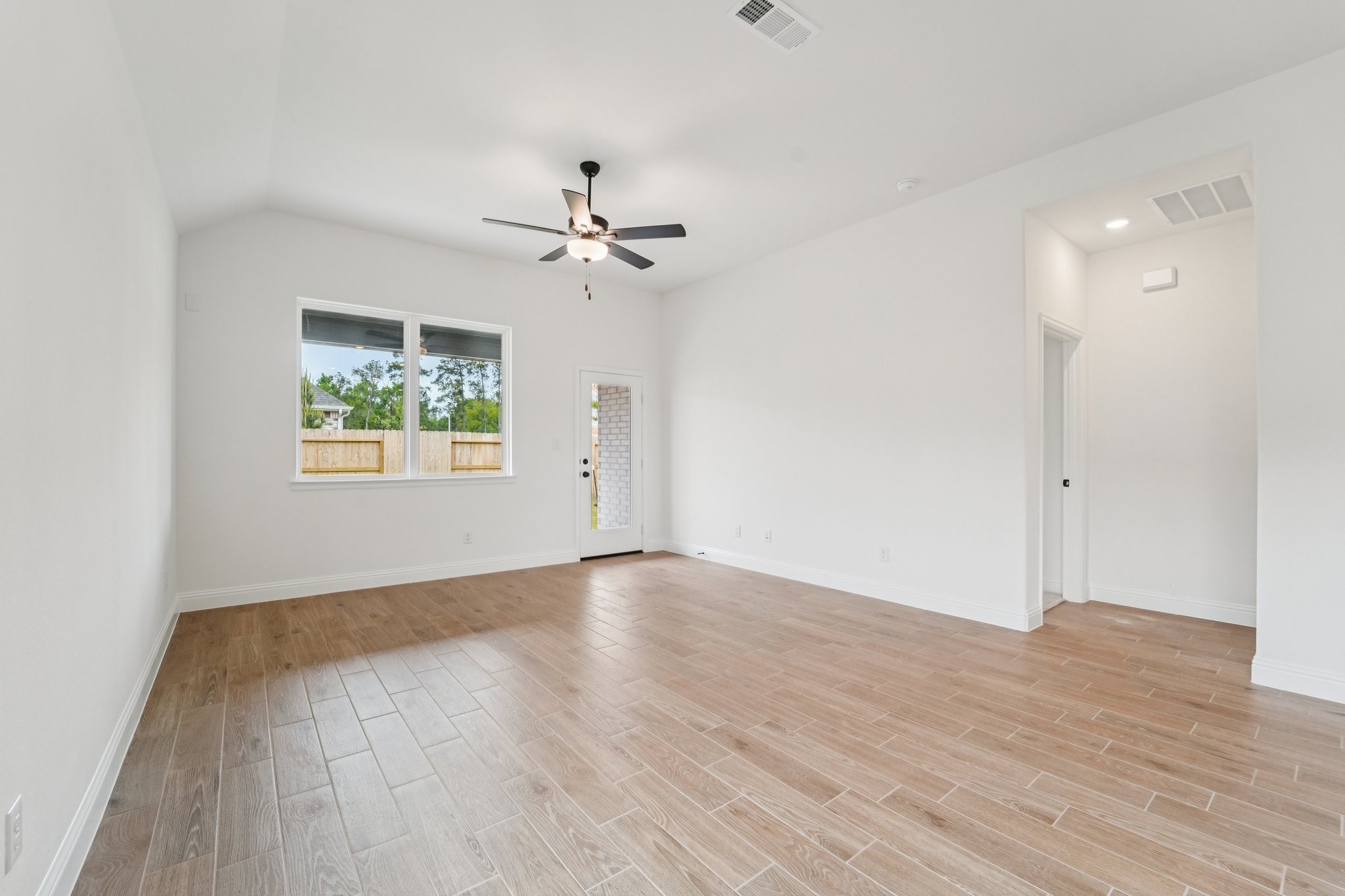 12849 Meadow Wind Way Property Photo 3