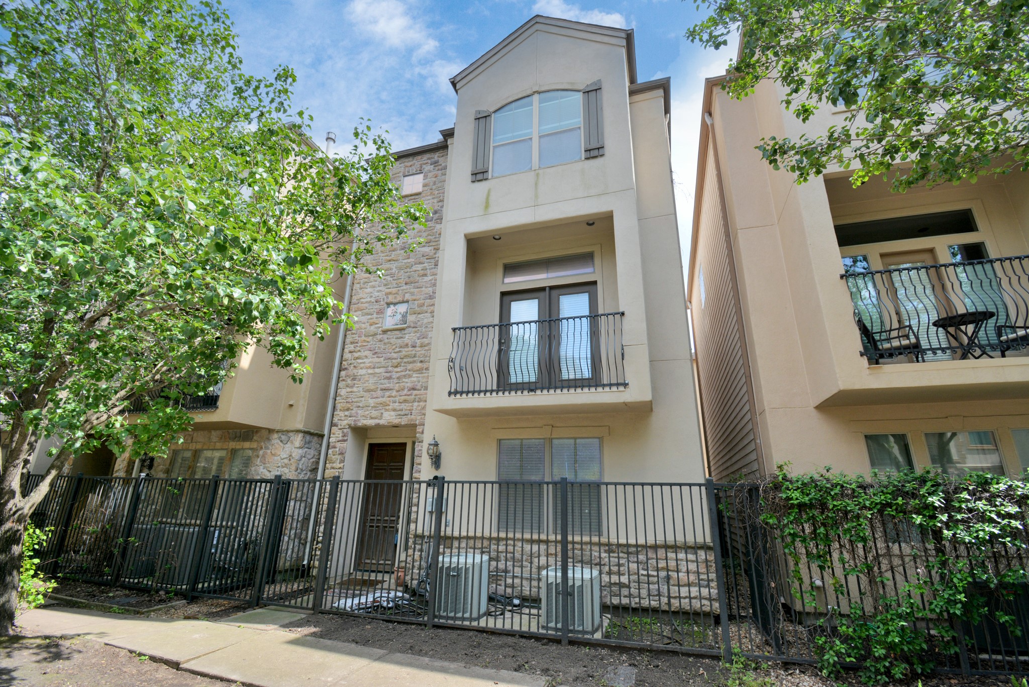 5815 Lacy Street Property Photo 1