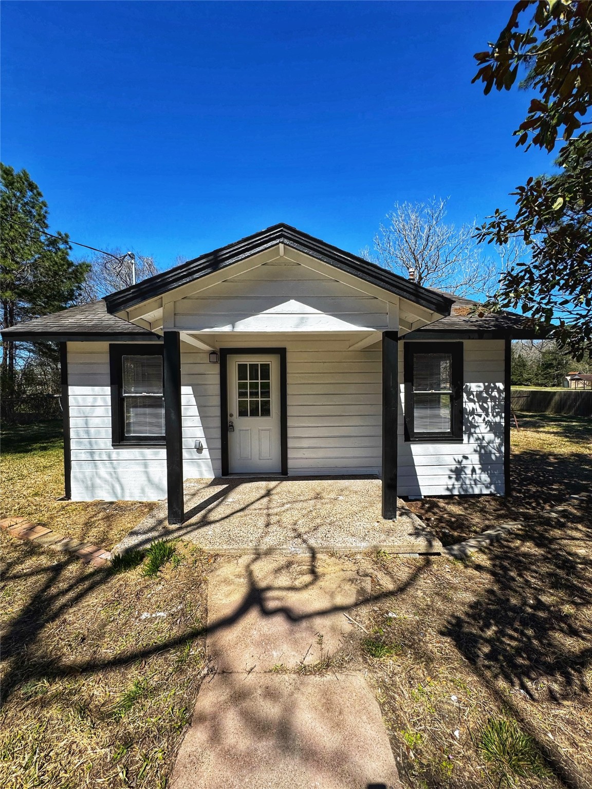 419 E Center Street Property Photo 1