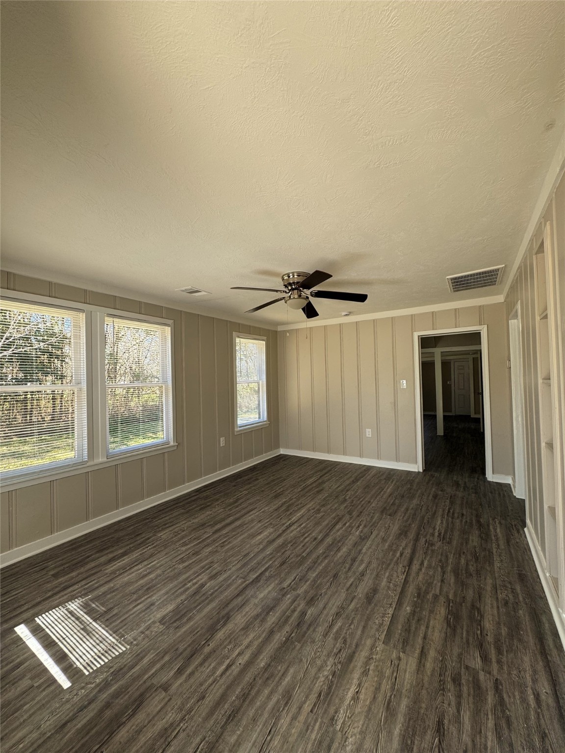 419 E Center Street Property Photo 2