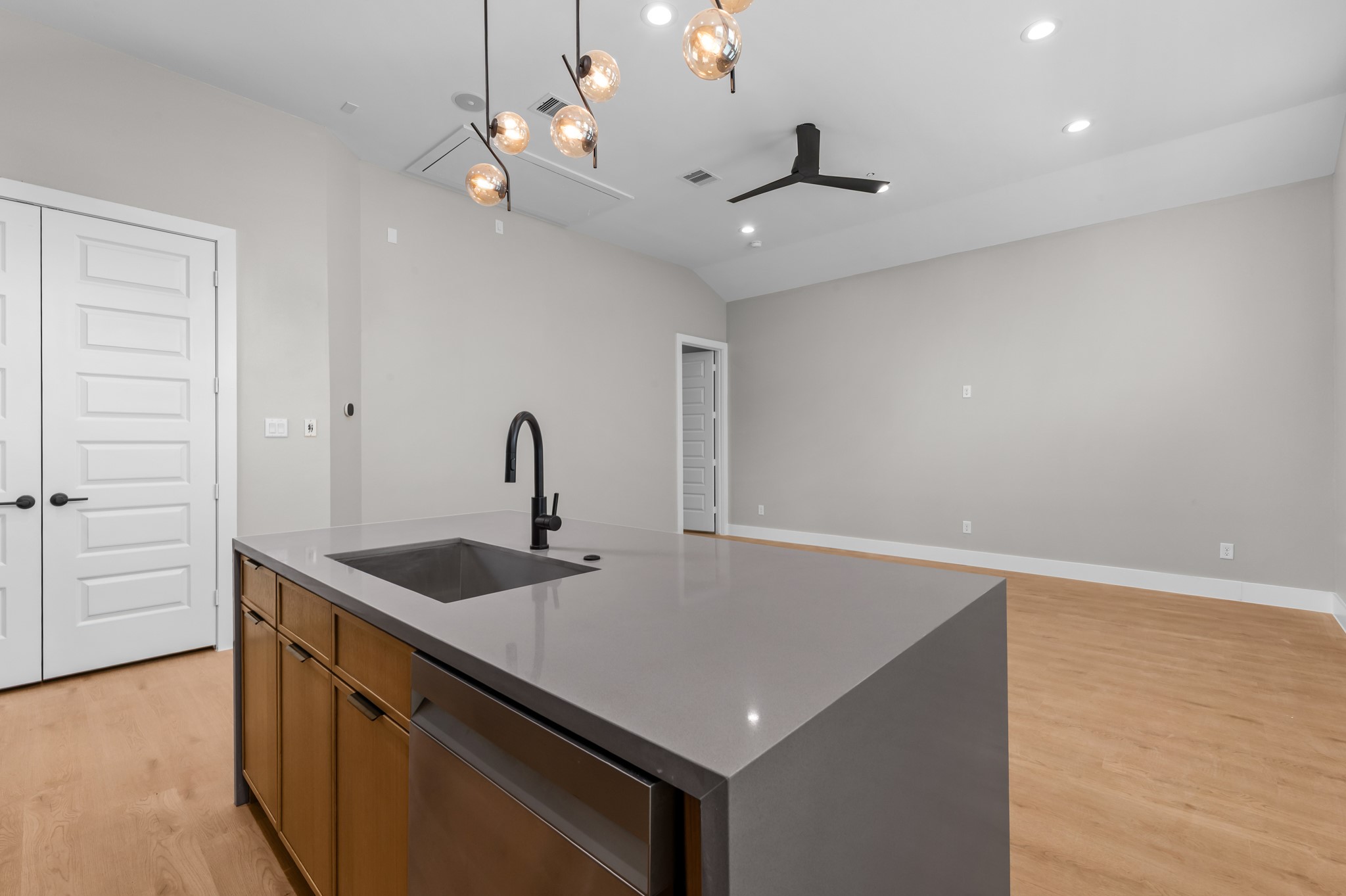 3523 Hadley Street Property Photo 8