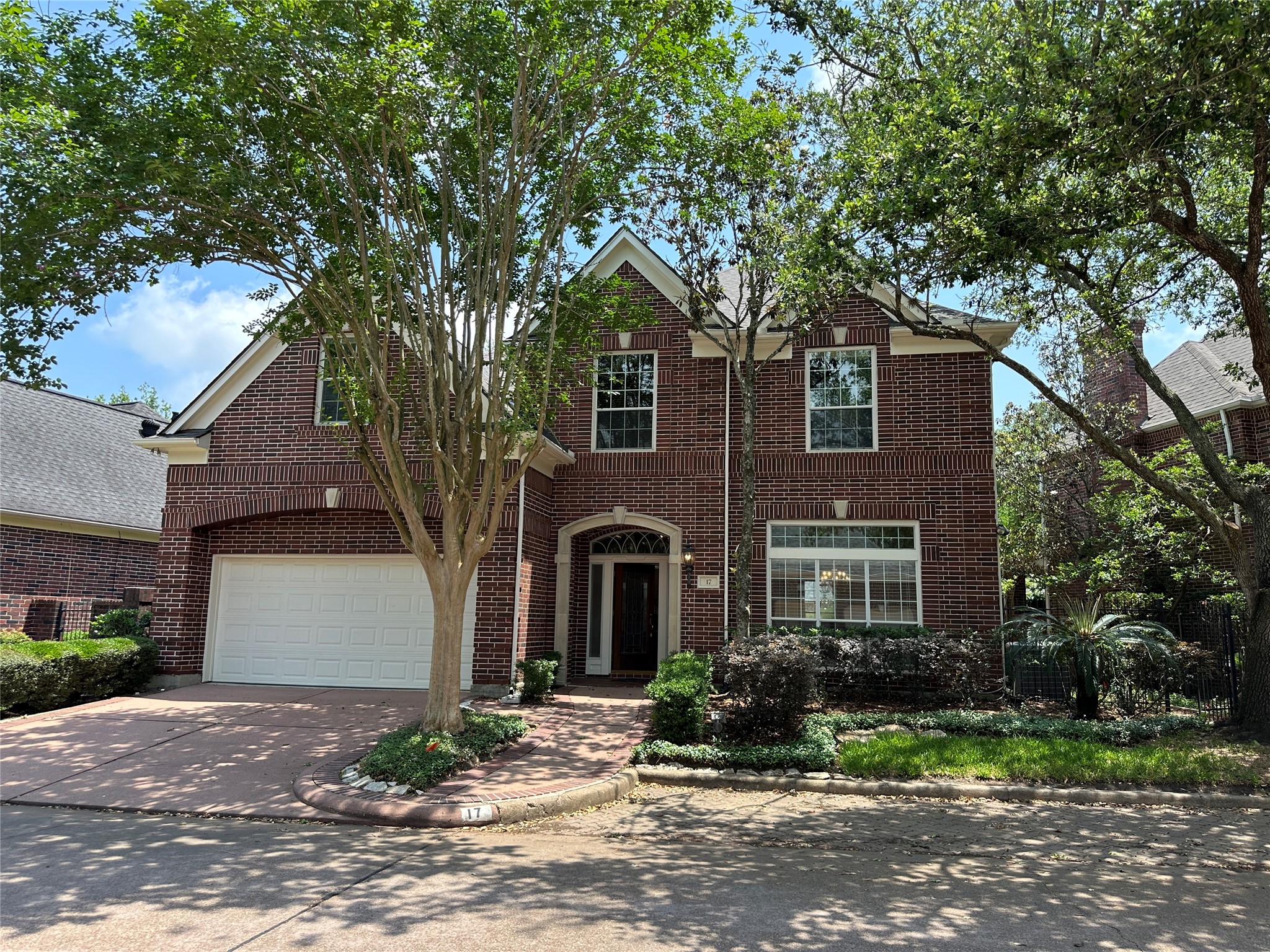 17 Ambleside Crescent Drive Property Photo 2