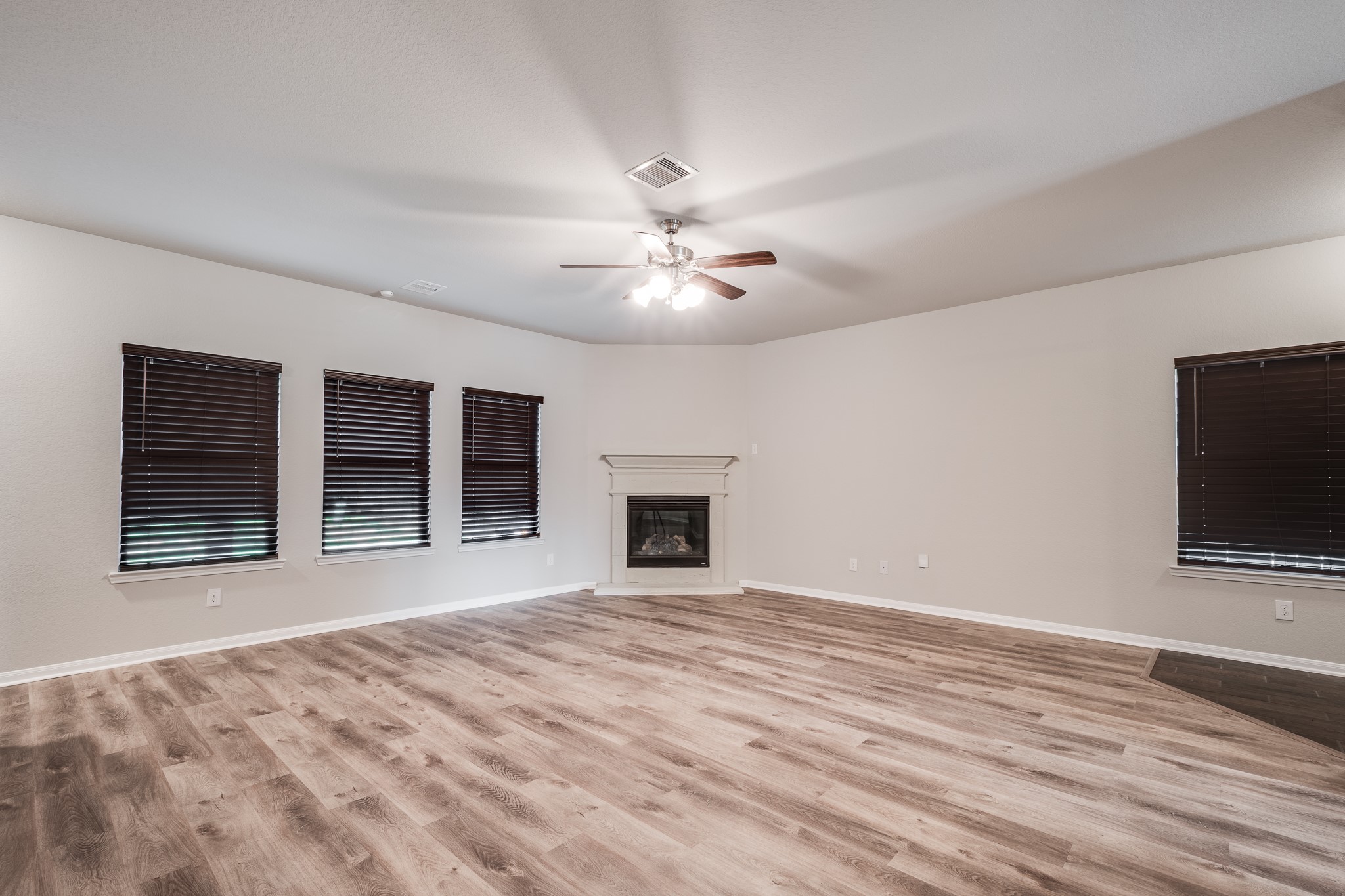 4323 Lotus Dale Drive Property Photo 9