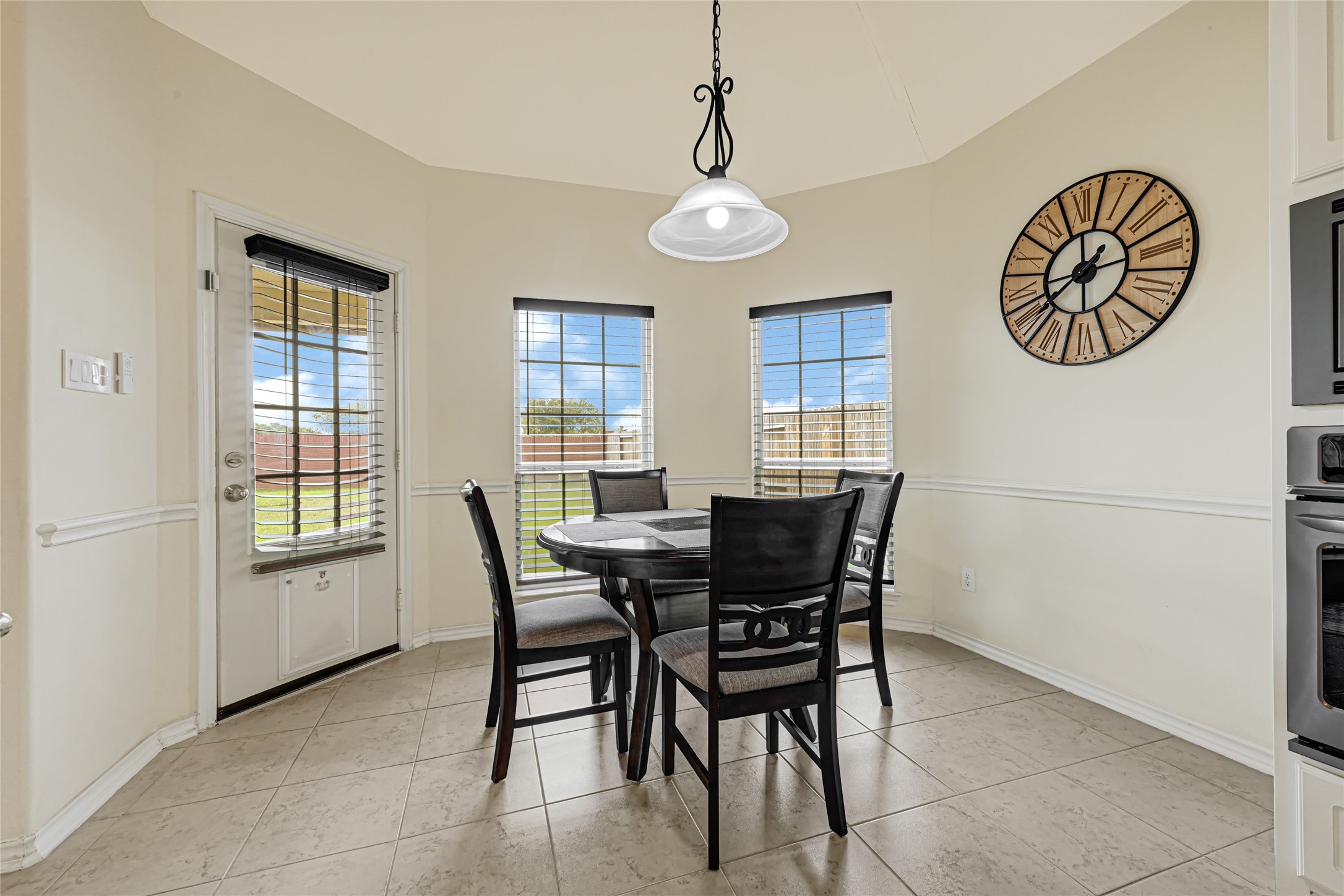 8319 Cape Royal Drive Property Photo 17