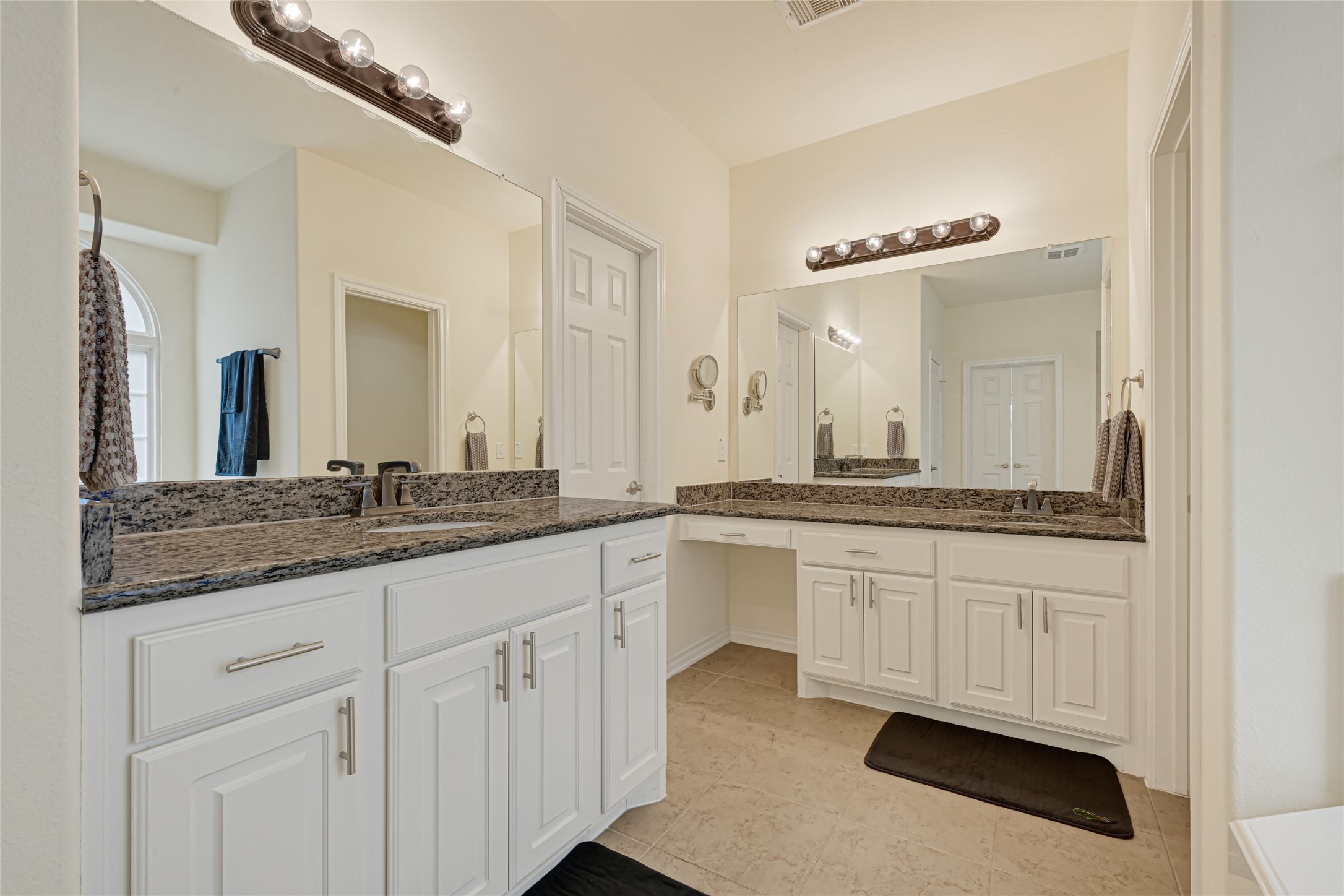 8319 Cape Royal Drive Property Photo 23
