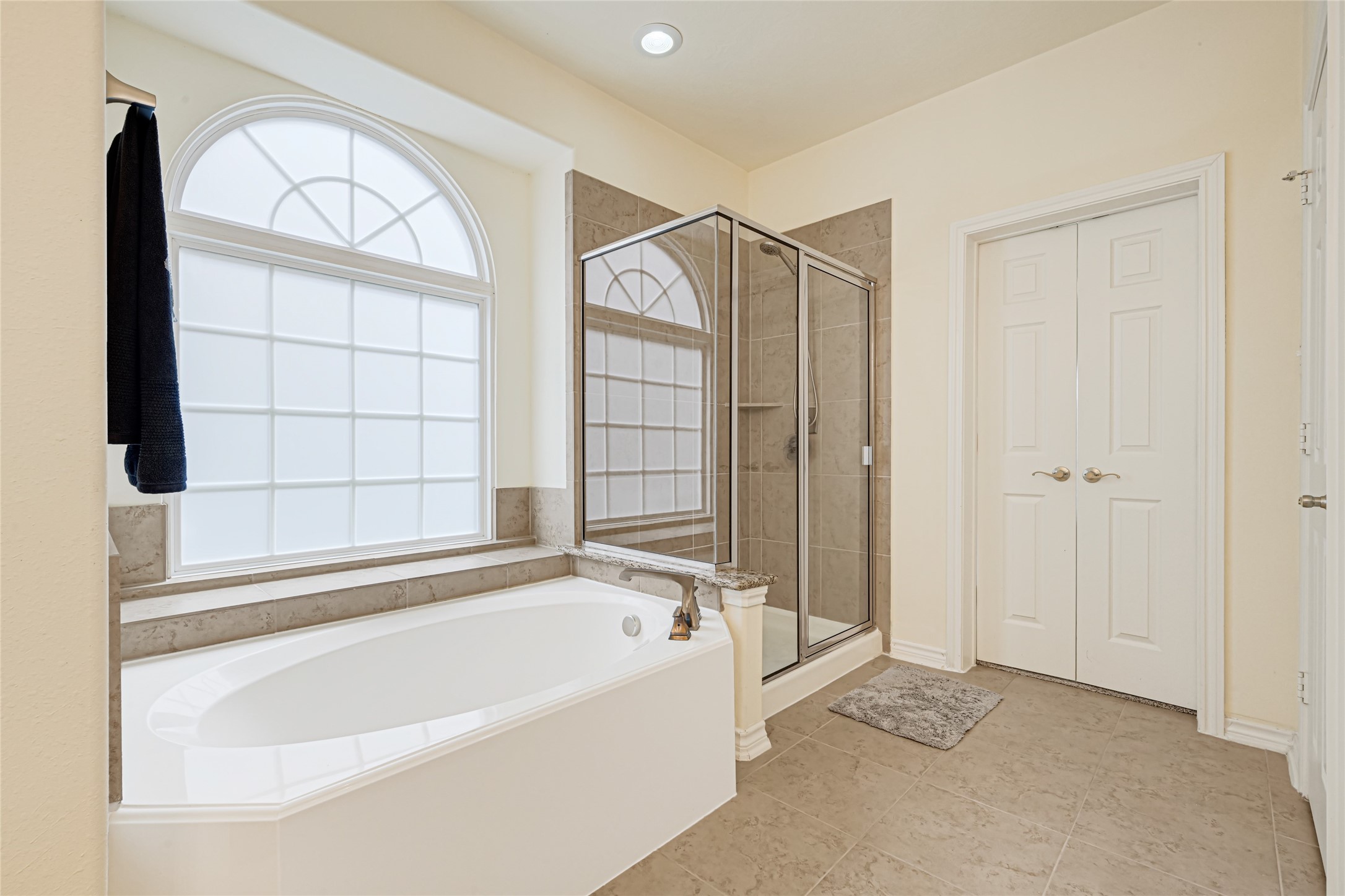 8319 Cape Royal Drive Property Photo 24