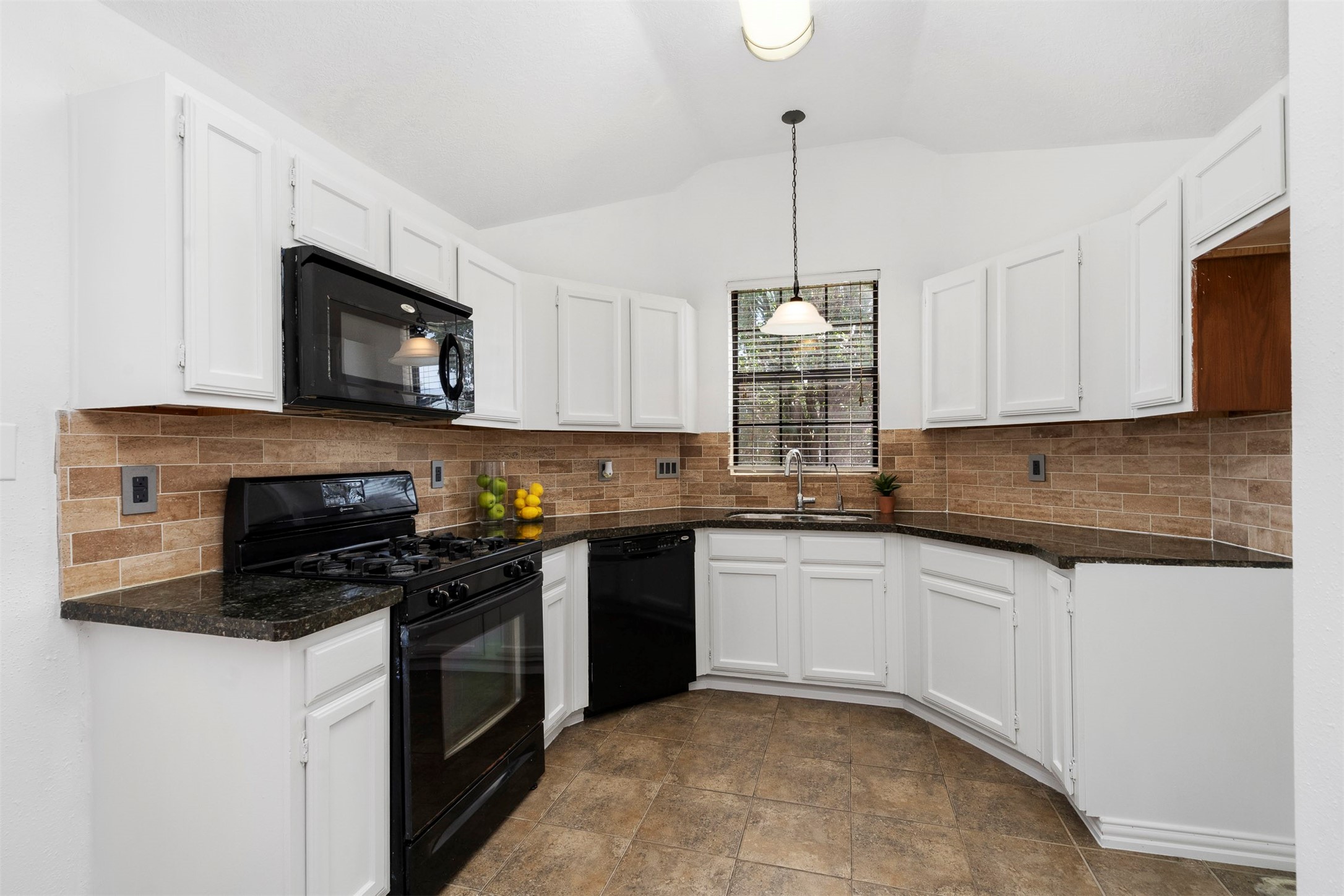 22835 Sherioaks Lane Property Photo 5