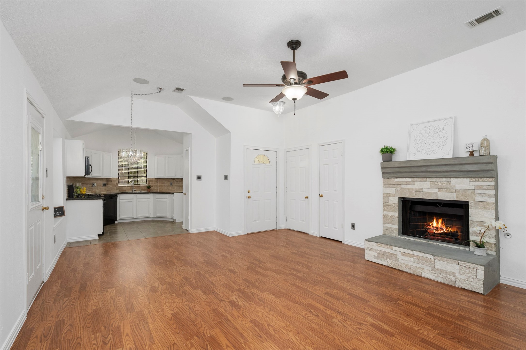 22835 Sherioaks Lane Property Photo 6