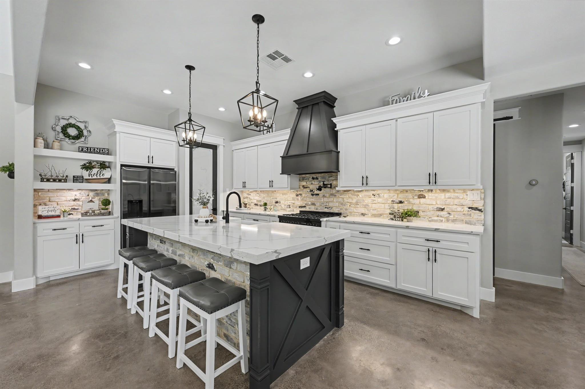 7093 Texas Trace Property Photo 10
