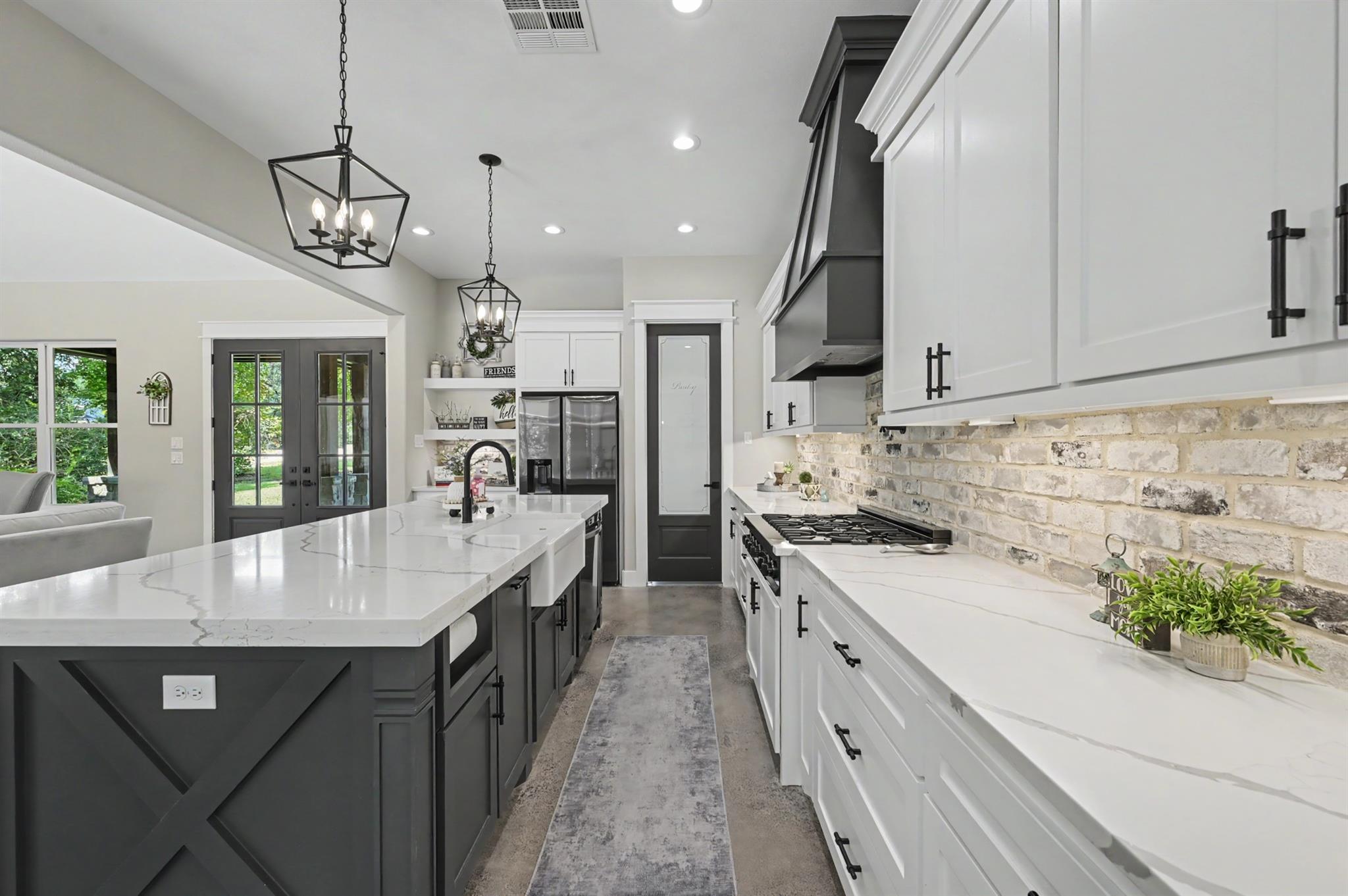 7093 Texas Trace Property Photo 11