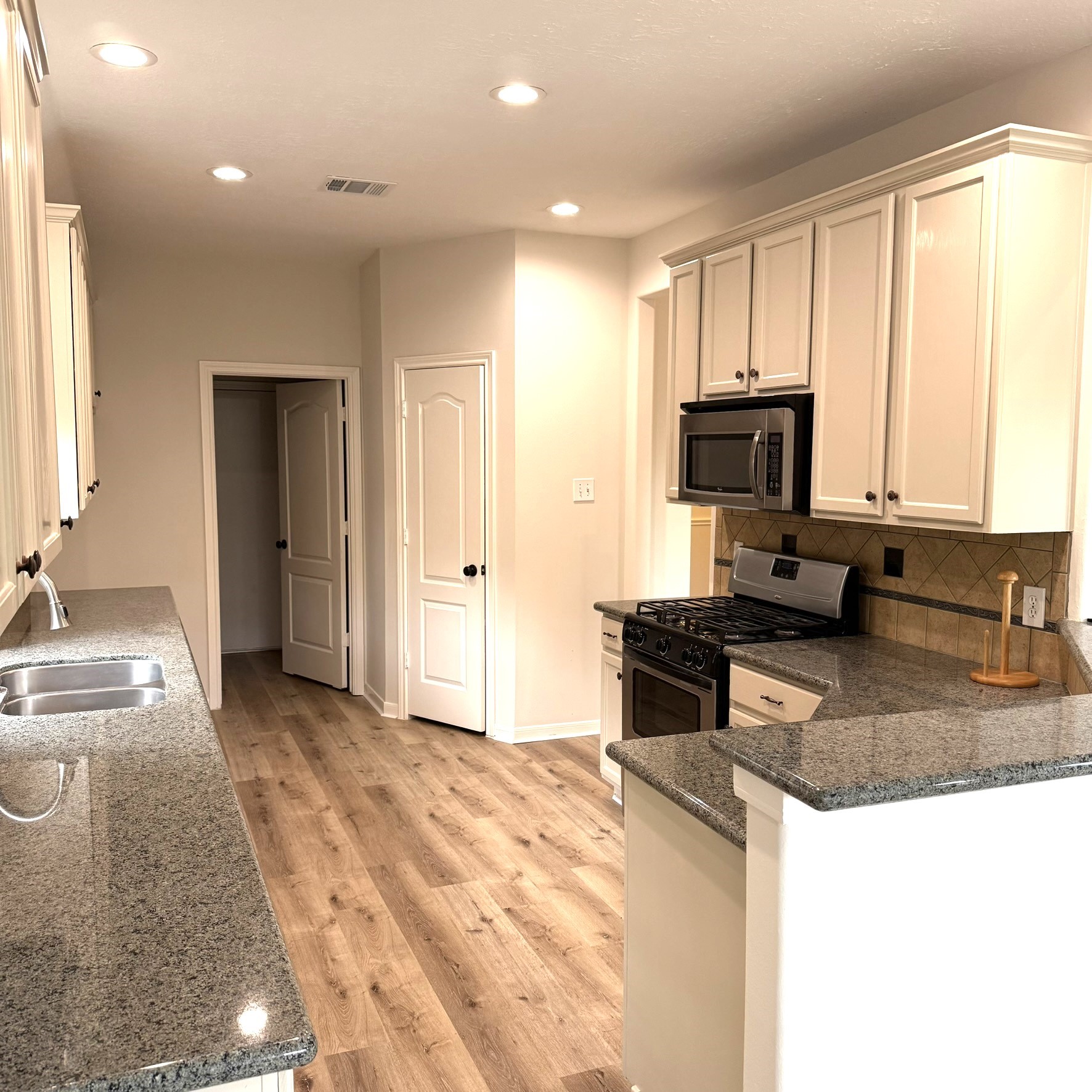 2203 Blossom Creek Trail Property Photo 7