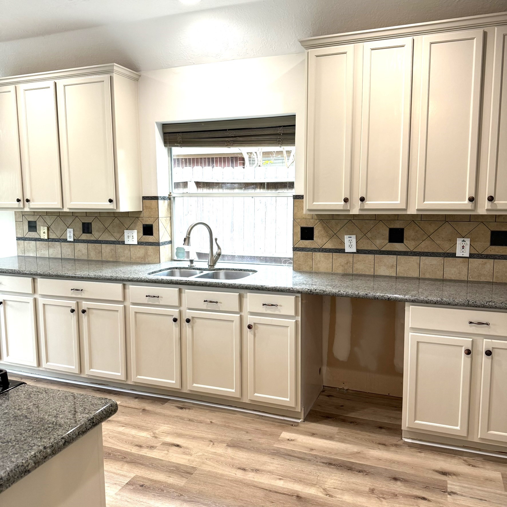 2203 Blossom Creek Trail Property Photo 8