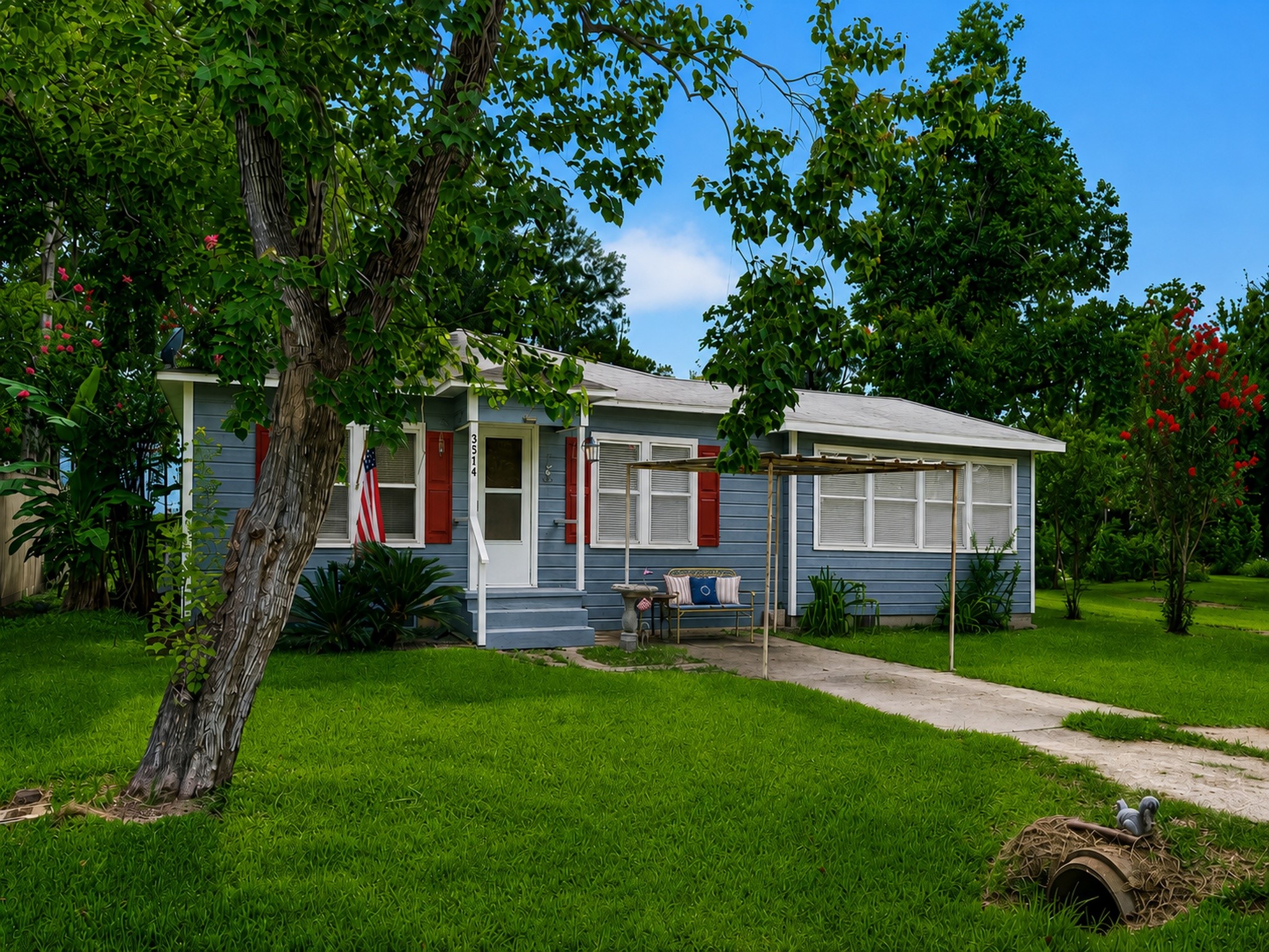 3514 Commerce Street Property Photo 1