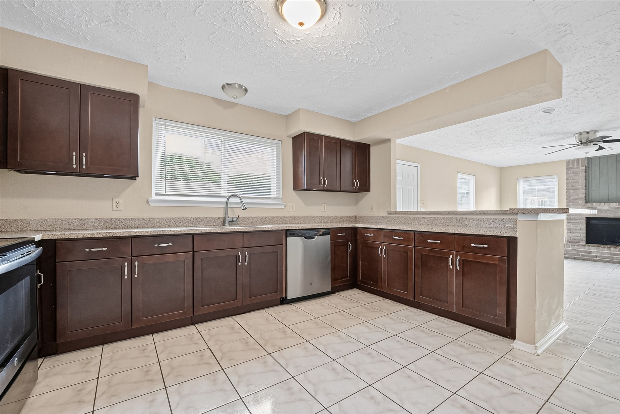 13606 Pecan Oak Drive Property Photo 7