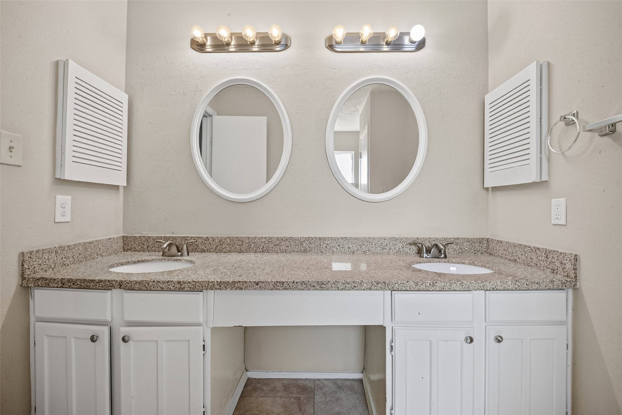 13606 Pecan Oak Drive Property Photo 15