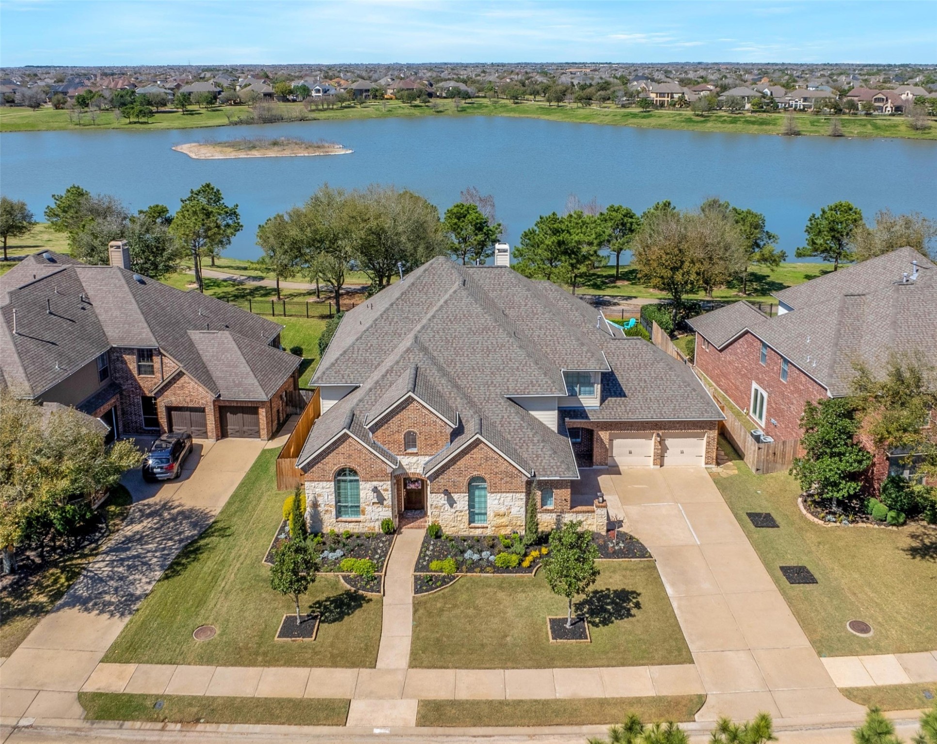 25306 Springwood Lake Drive Property Photo