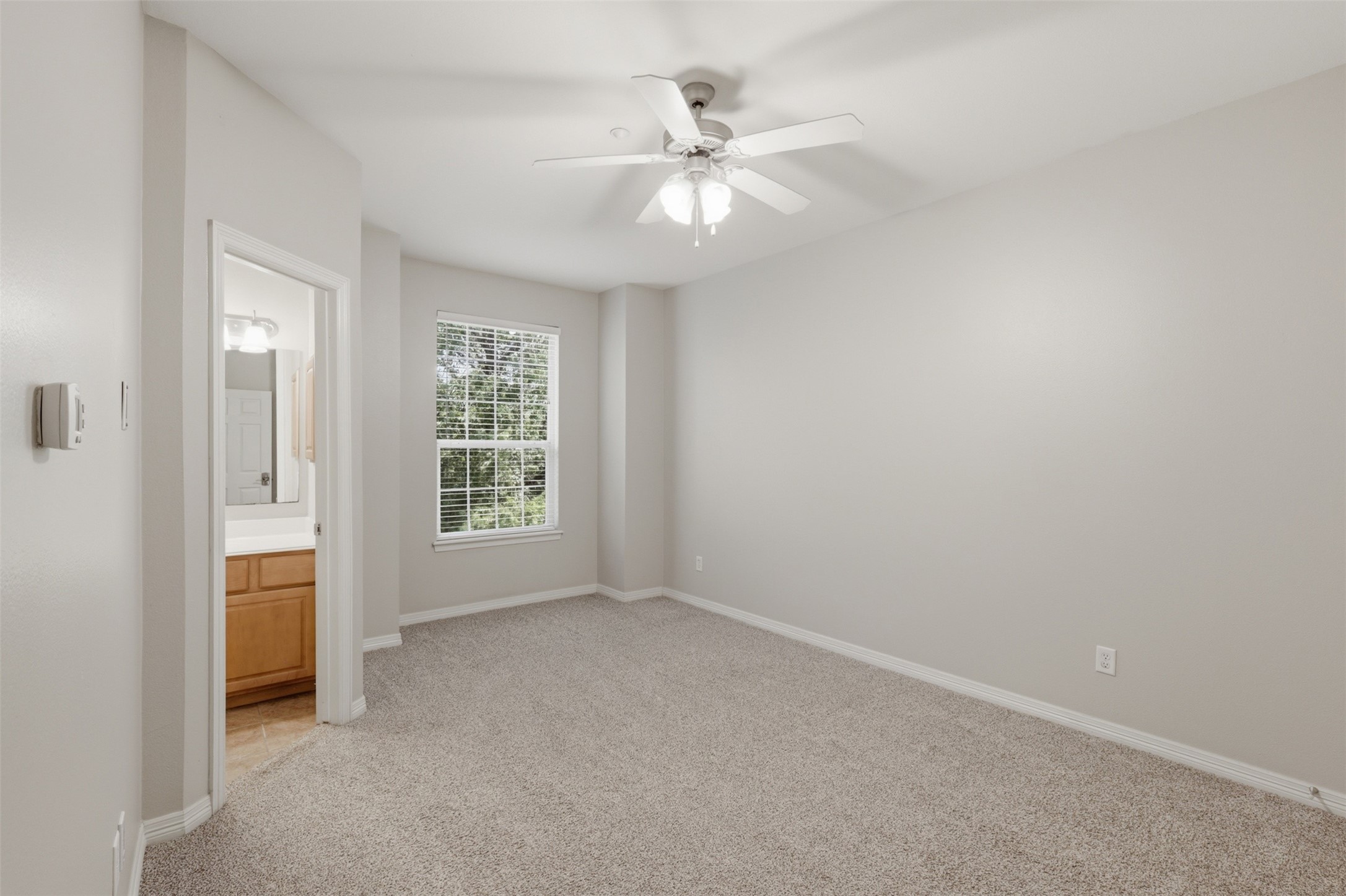 305 Holleman Drive E 1004 Property Photo 13