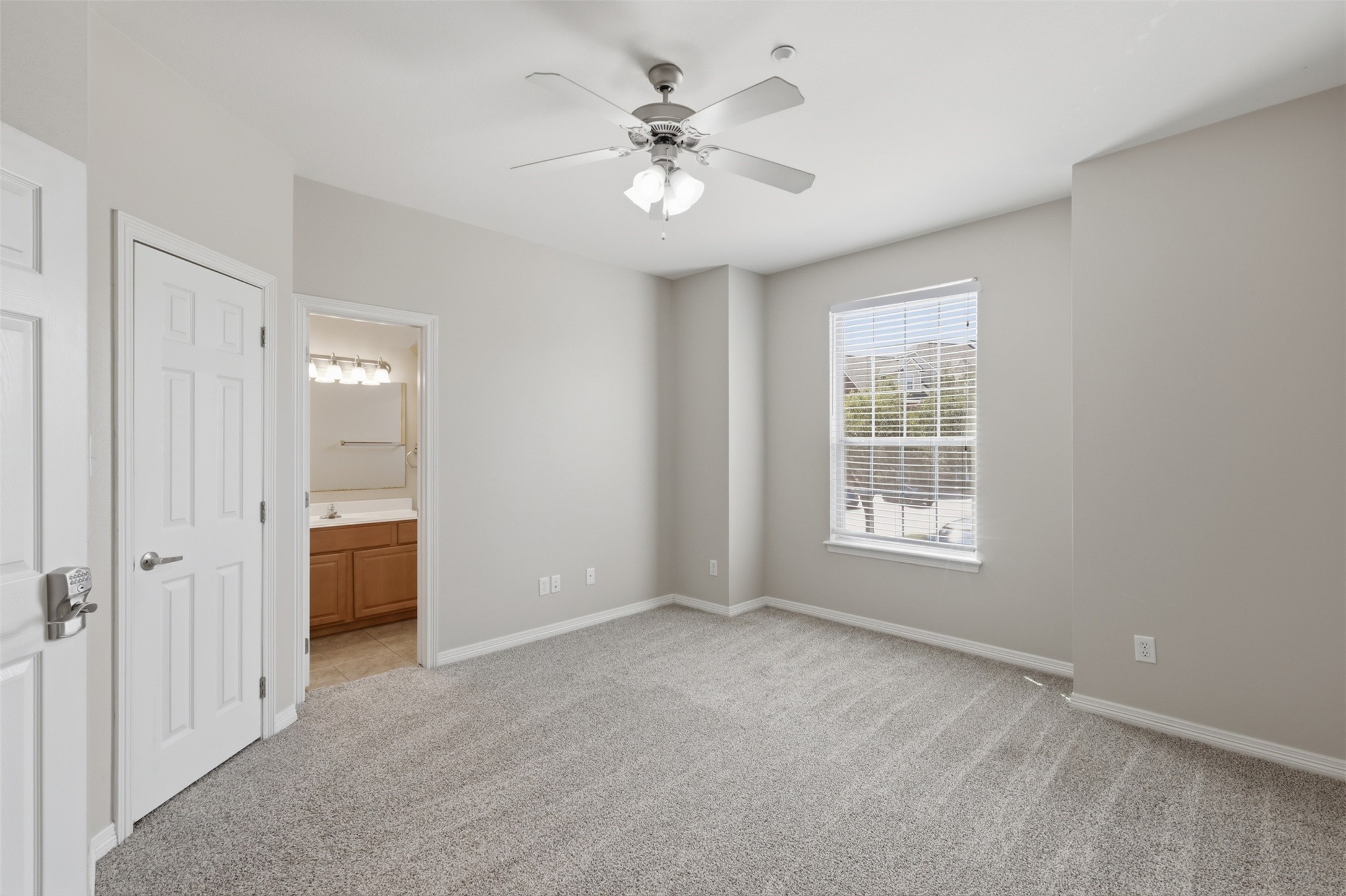 305 Holleman Drive E 1004 Property Photo 15