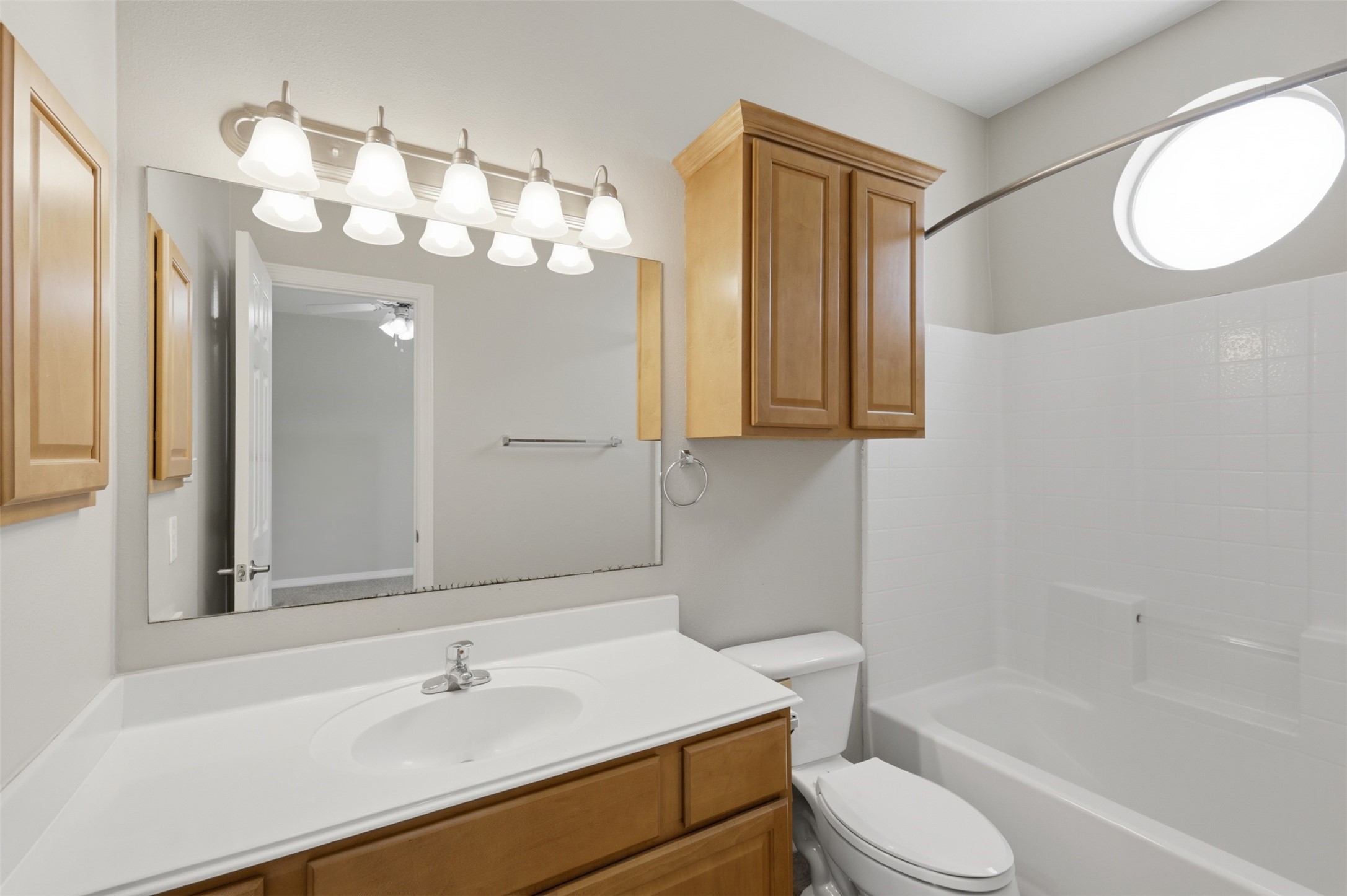 305 Holleman Drive E 1004 Property Photo 16