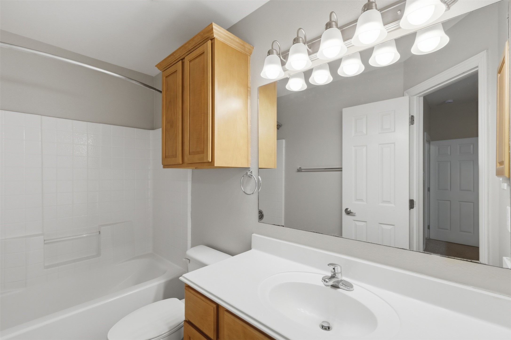 305 Holleman Drive E 1004 Property Photo 18